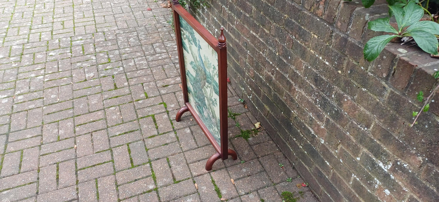 Vintage 1980s Mahogany Fire Screen with Tapestry Peacock Design – Elegant Fireplace Accent
