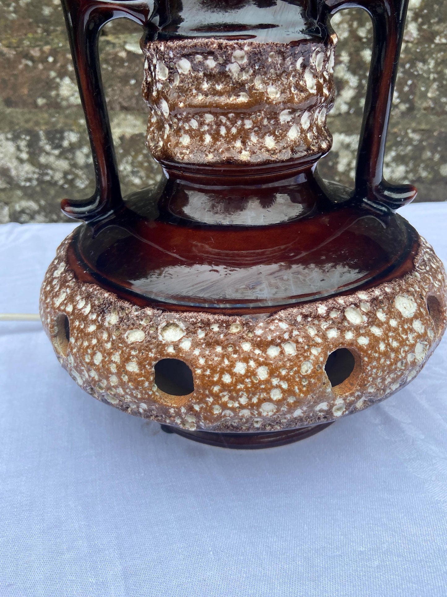Original retro lava pottery table lamp - working