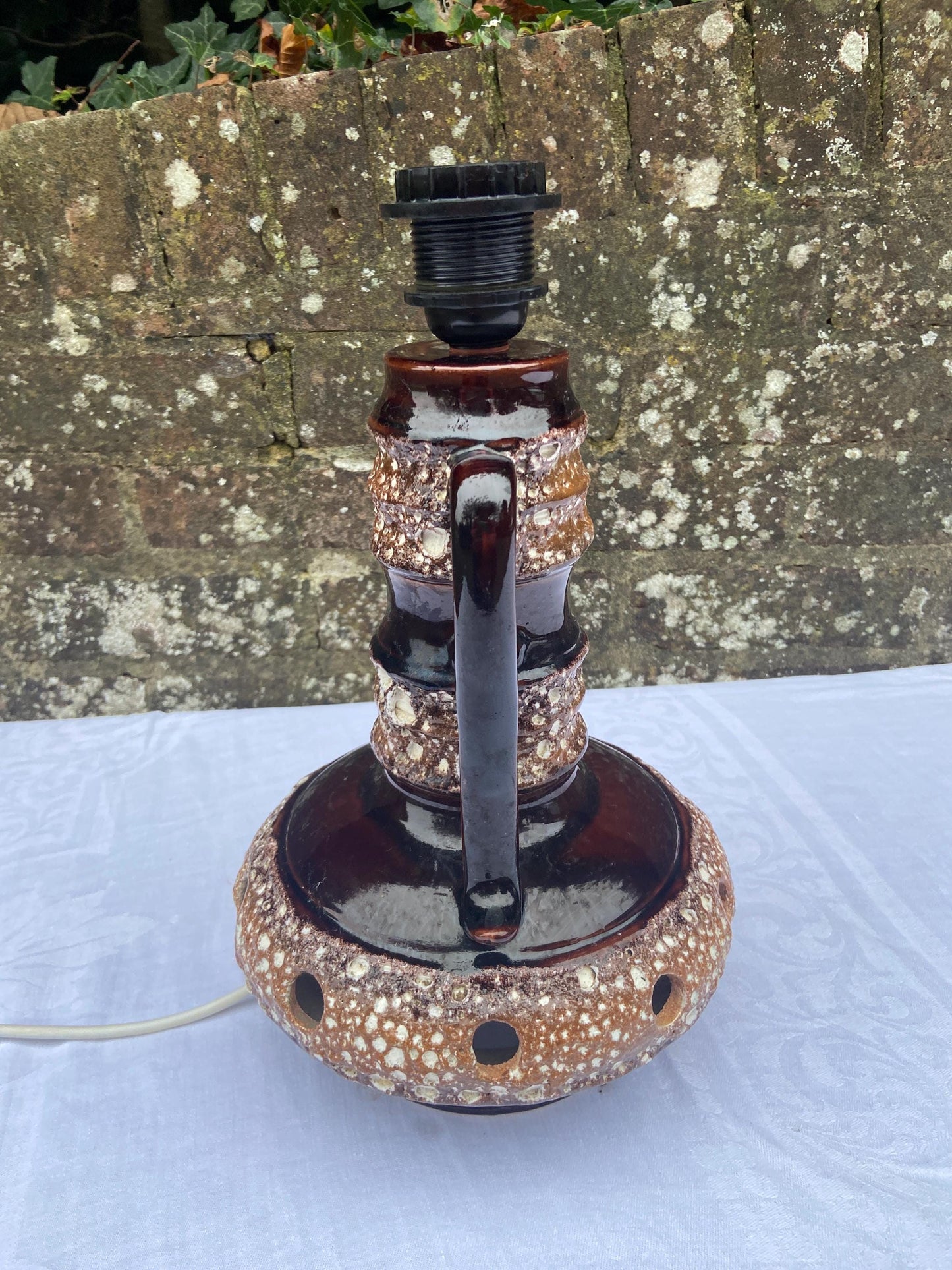 Original retro lava pottery table lamp - working