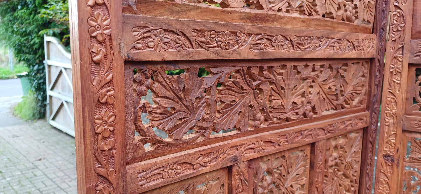 Huge Top Quality 70s/80s Carved Folding Screen Room Divide Grapevine & Middle Eastern Motif Heavy Vintage Room Divider FREE HAND DELIVERY