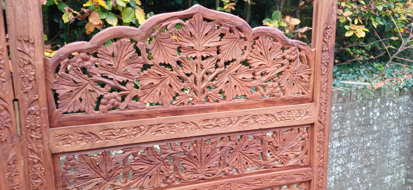 Huge Top Quality 70s/80s Carved Folding Screen Room Divide Grapevine & Middle Eastern Motif Heavy Vintage Room Divider FREE HAND DELIVERY
