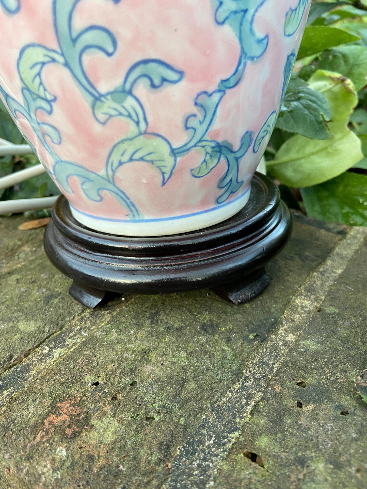 Large pink vintage Oriental Vase style table lamp in pink and blue, with or without quality vintage lamp shade in pink chintz