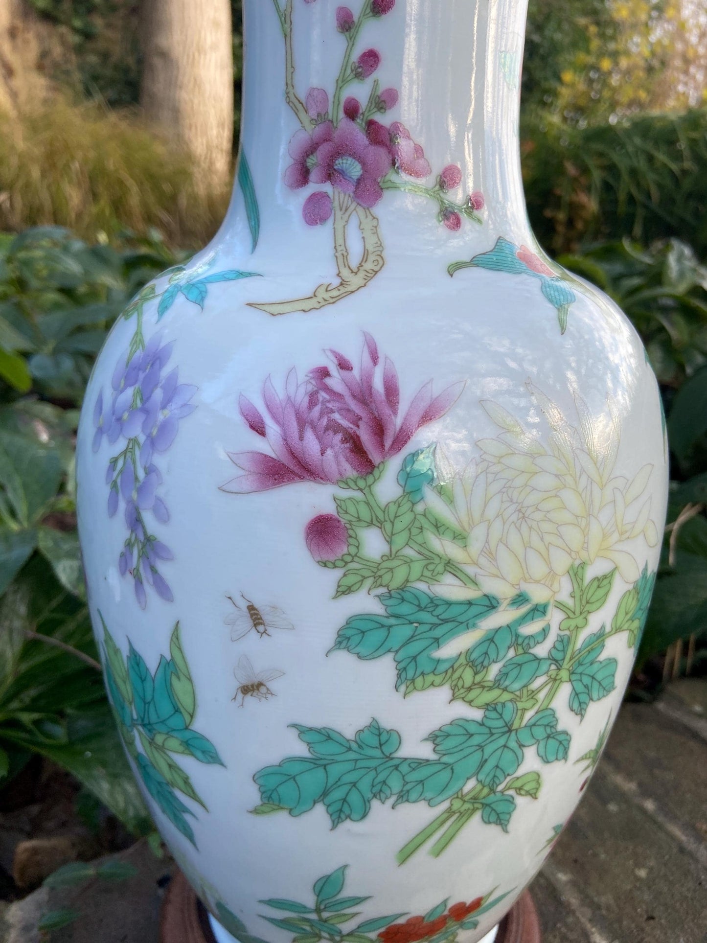 Very lovely large vintage oriental vase shaped table lamp, hand painted, Japanese style design - working condition