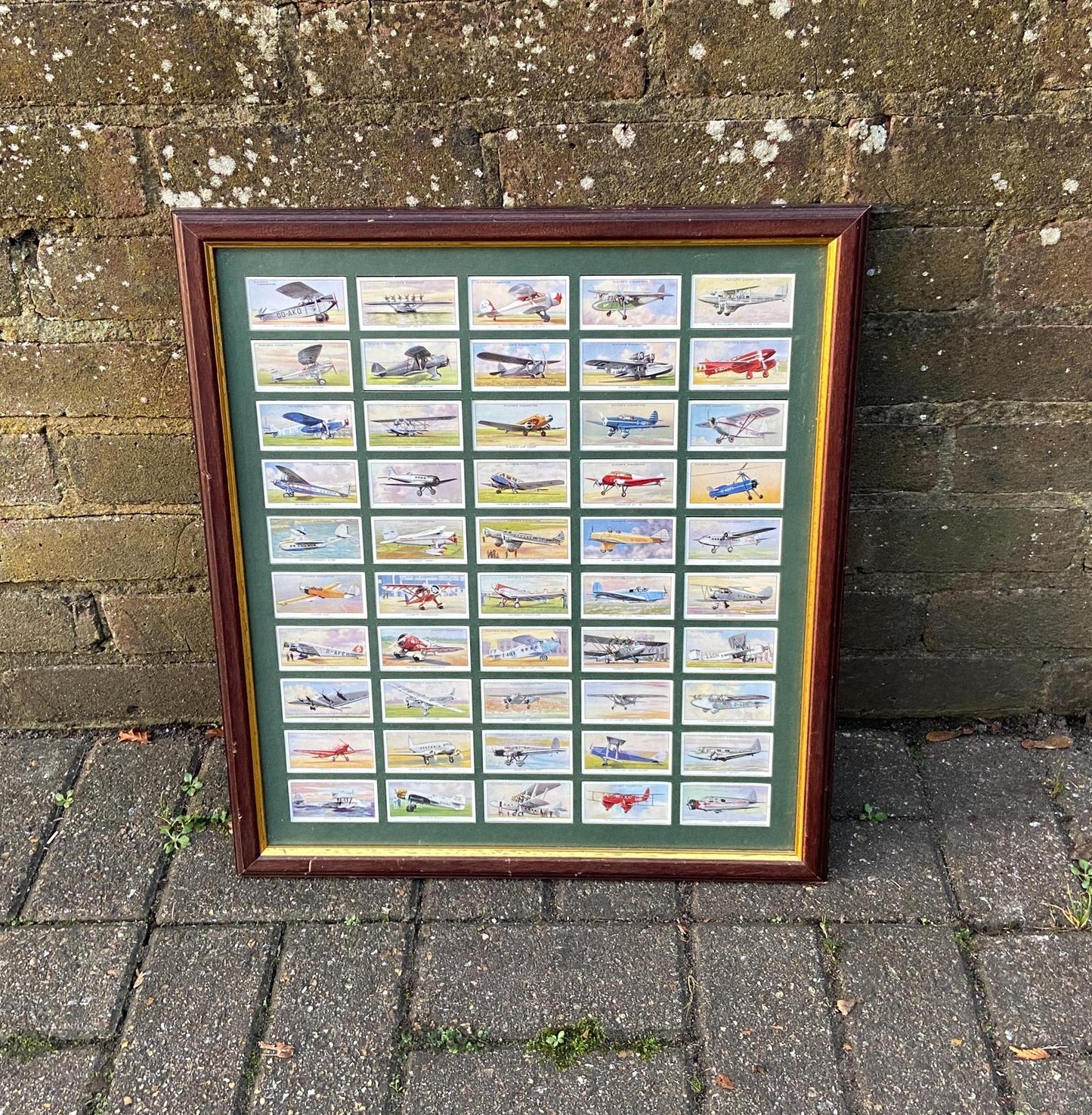 collection of 50 fantastic cigarette cards on vintage planes. Cartophily. Aviation enthusiastics. Planes. Vintage cards. Vintage planes. Framed collection