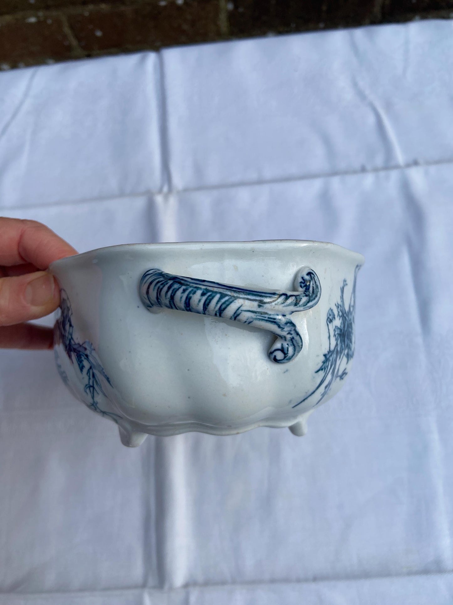 Collectible "Rutland", Victorian Doulton Tureen - J.S. Patent - 1886-1902 coronet stamp - VGC