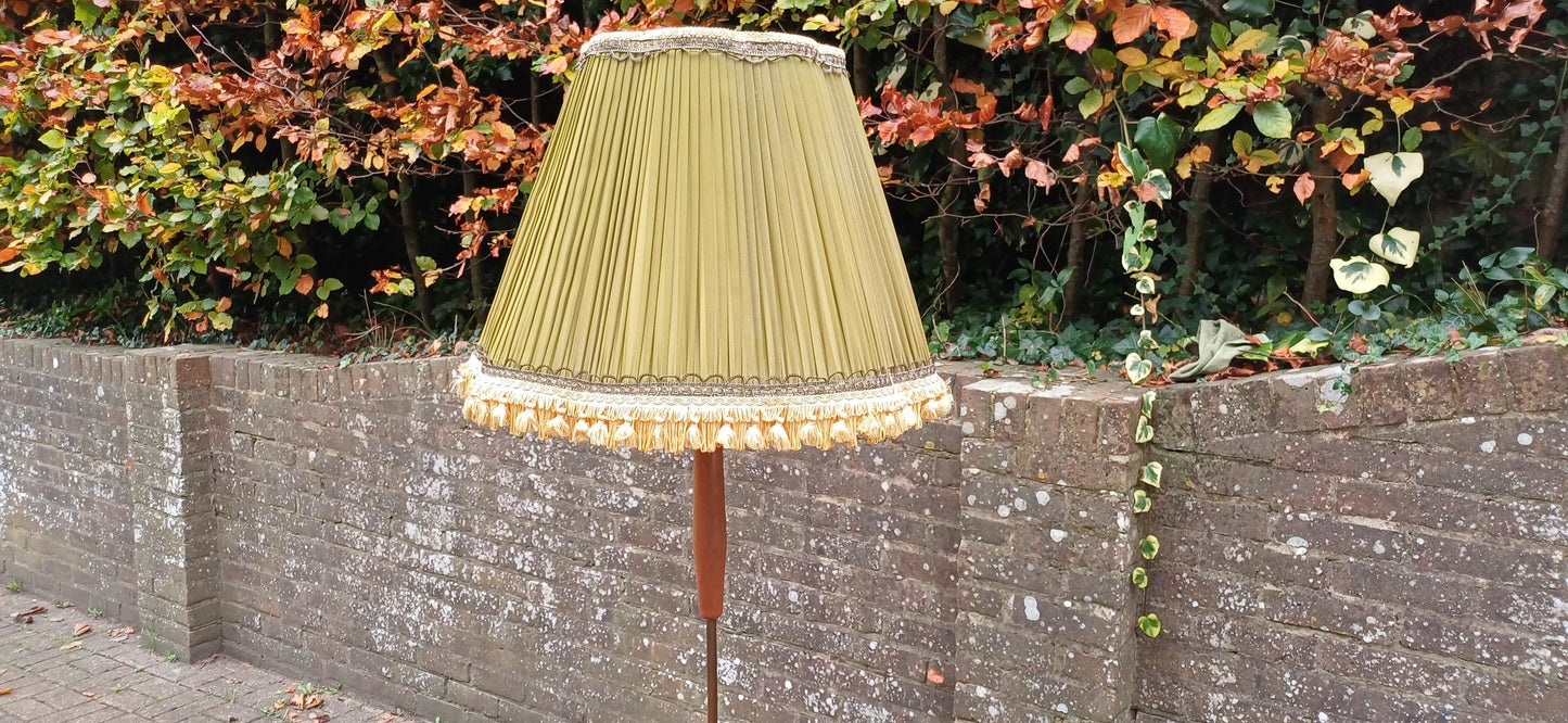 Superb Vintage Retro Mid-Century Brass and Teak Floor Lamp with Outstanding Vintage Lampshade – Fully Working FREE HAND DELIVERY