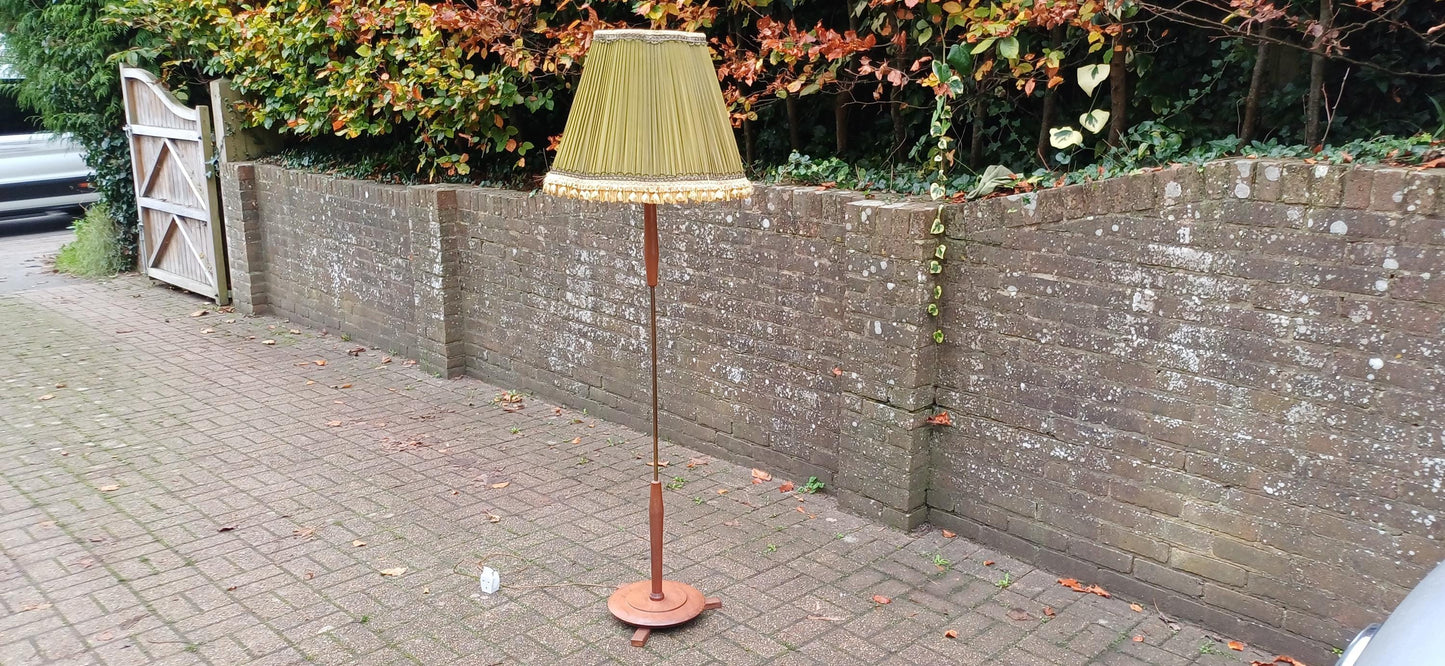 Superb Vintage Retro Mid-Century Brass and Teak Floor Lamp with Outstanding Vintage Lampshade – Fully Working FREE HAND DELIVERY