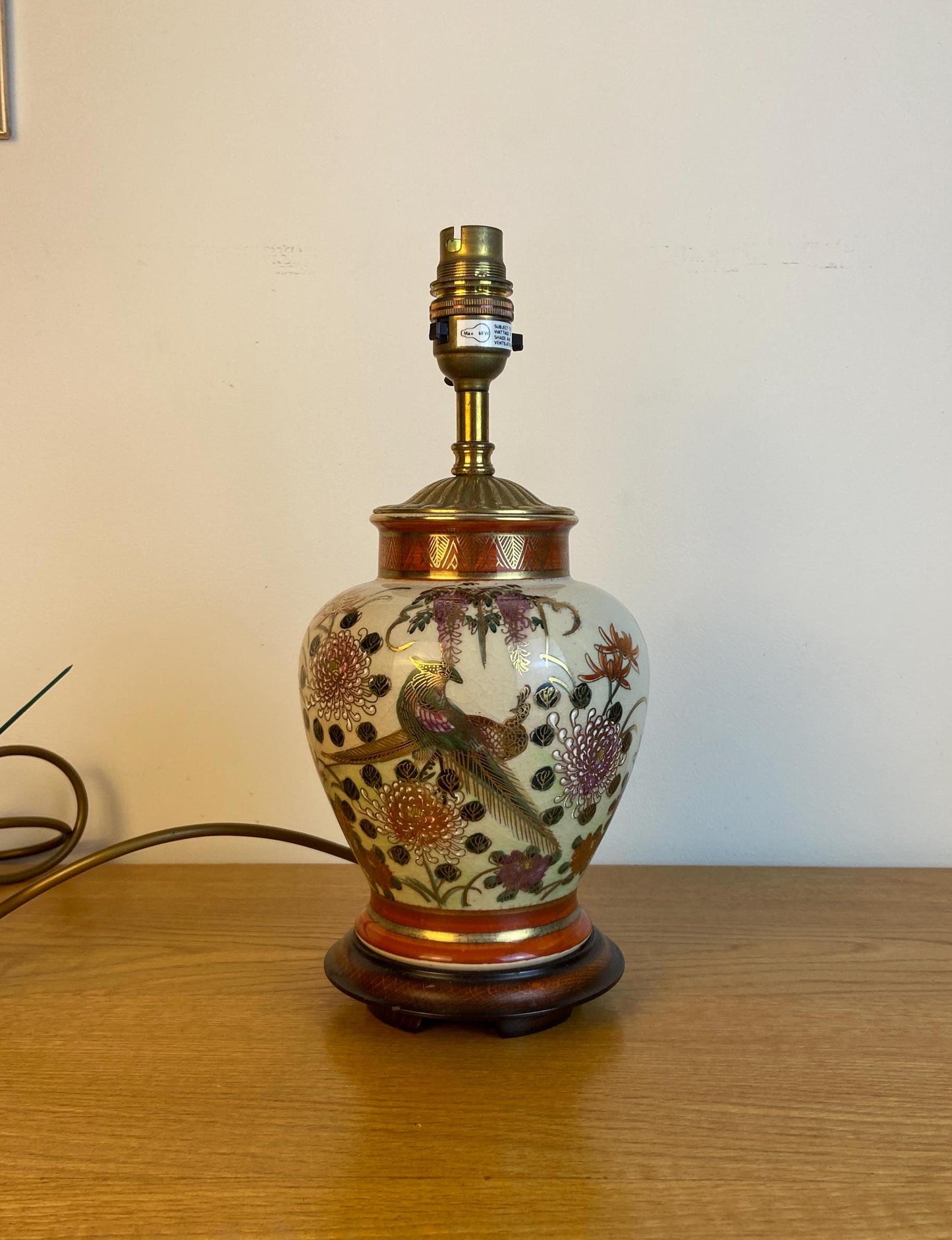 small medium size Rochamp oriental style table lamp; working vintage table lamp. Excellent quality