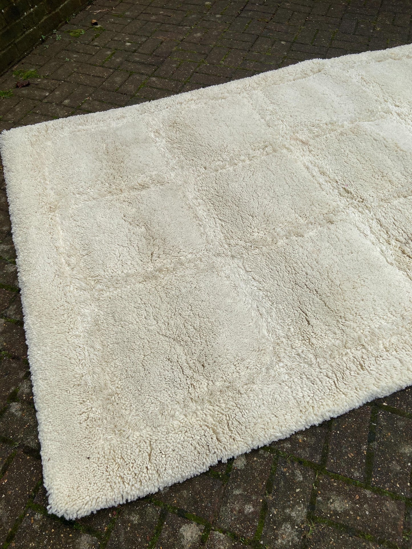 Large vintage shaggy cream rug with contrasting square detail - likely 1980s. Good size 234cm x 158cm