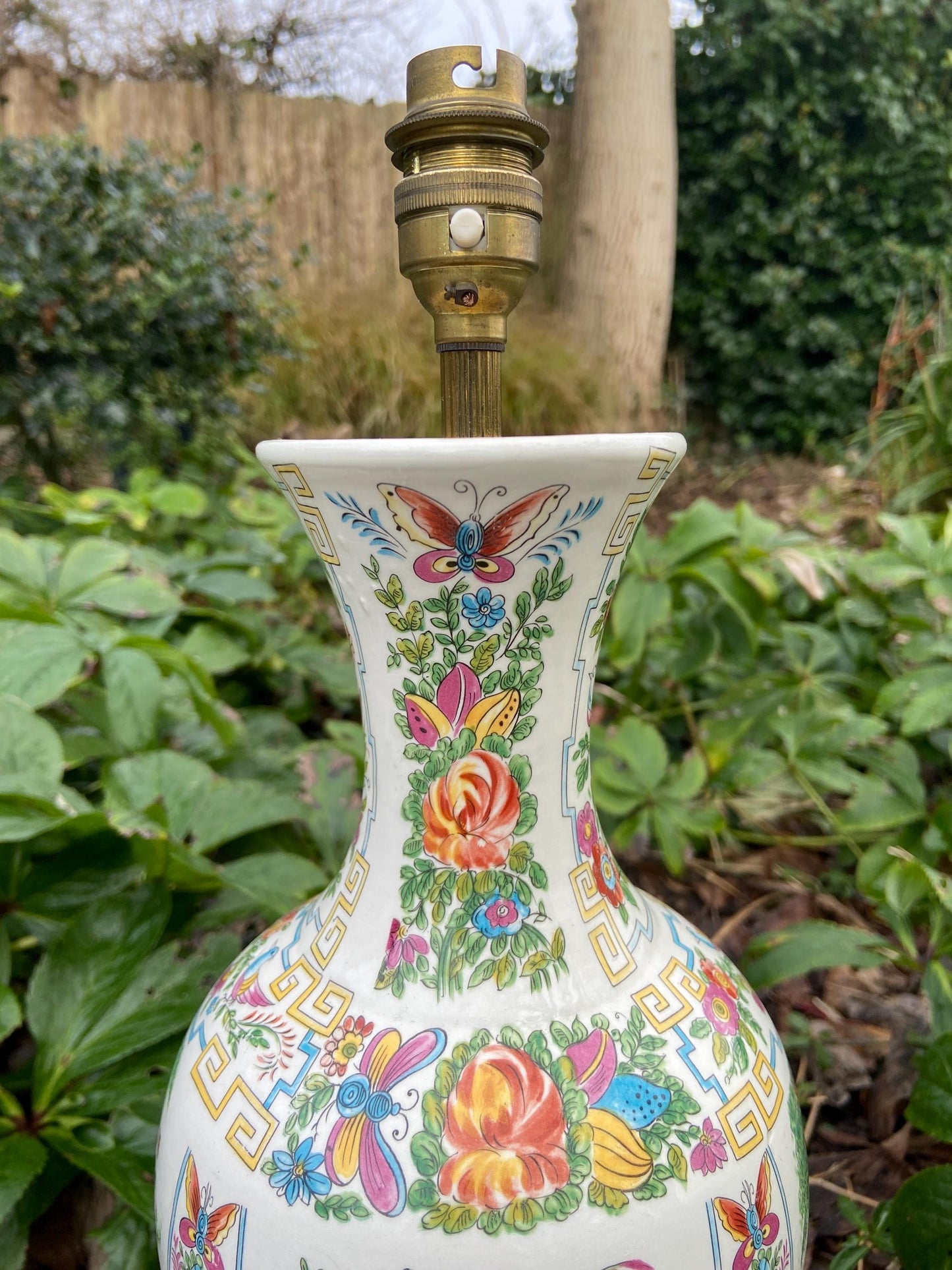 Large authentic vintage Oriental Vase style Table Lamp patterned - working condition 43cm tall