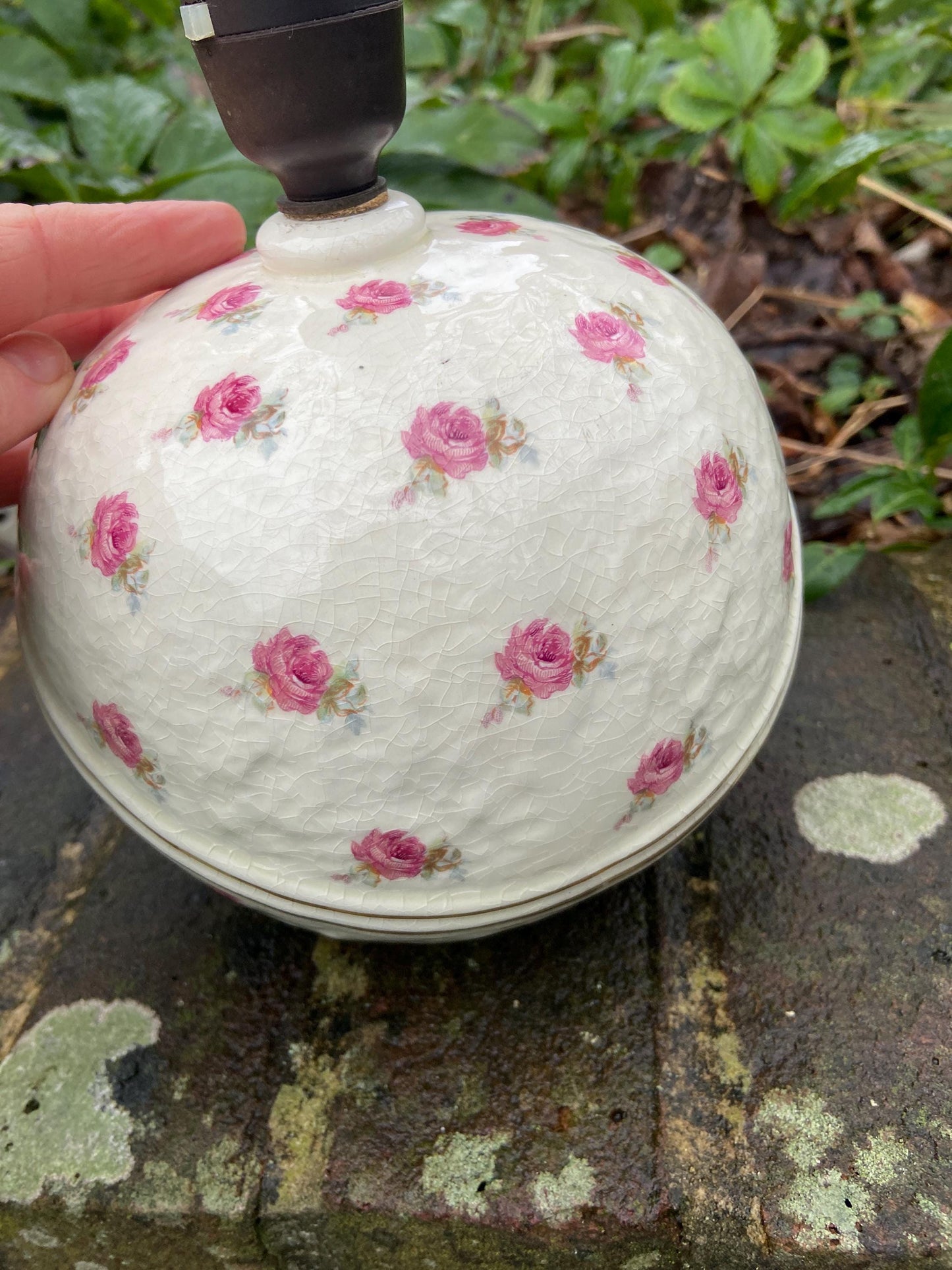 1950s rounded crackle glaze ceramic lamp with roses and unusual gold band (Hughes of Longport)