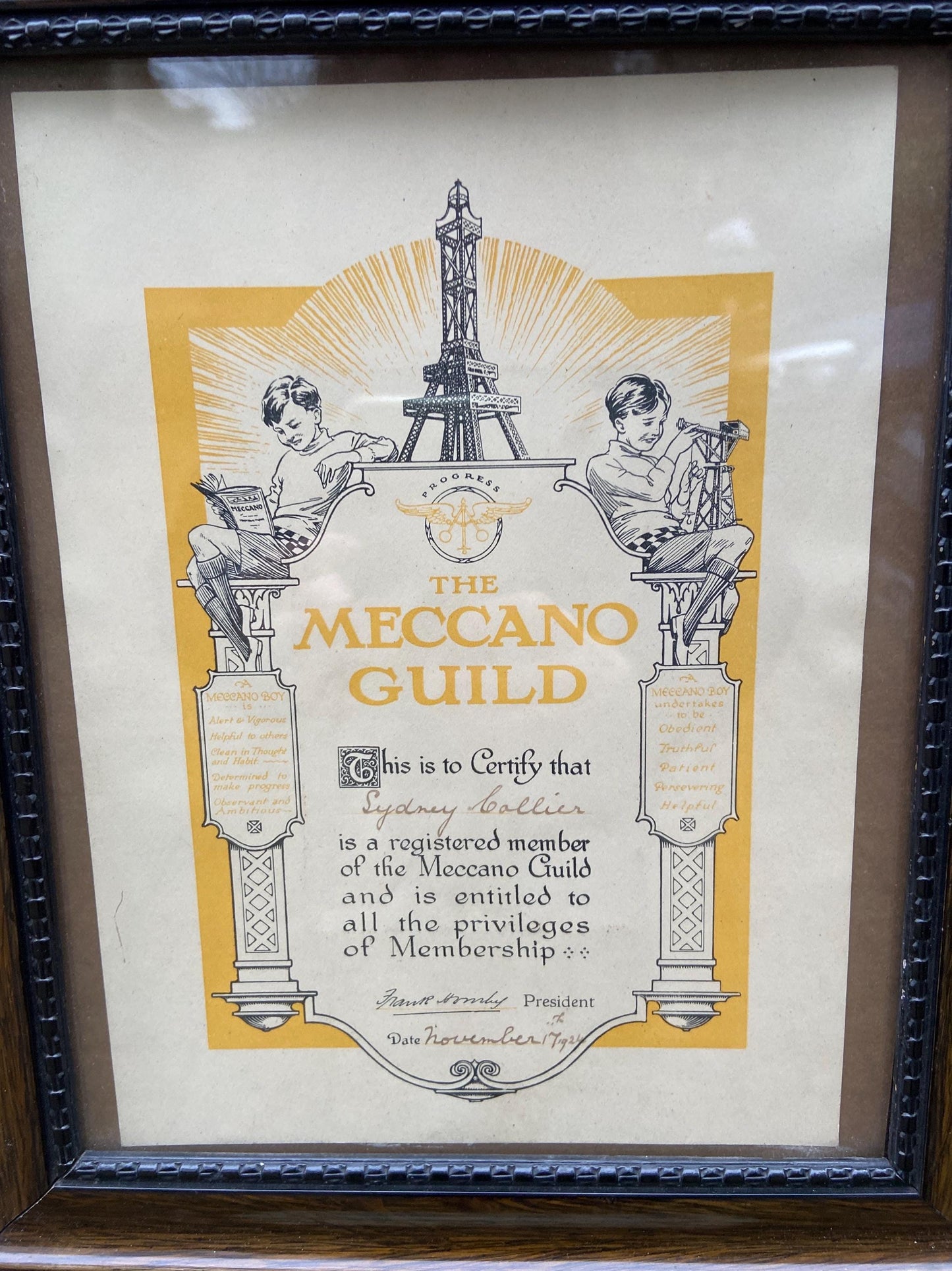 1920s Meccano Guild certificate in a gorgeous vintage wooden glazed frame (34.5 x 28.5cm)
