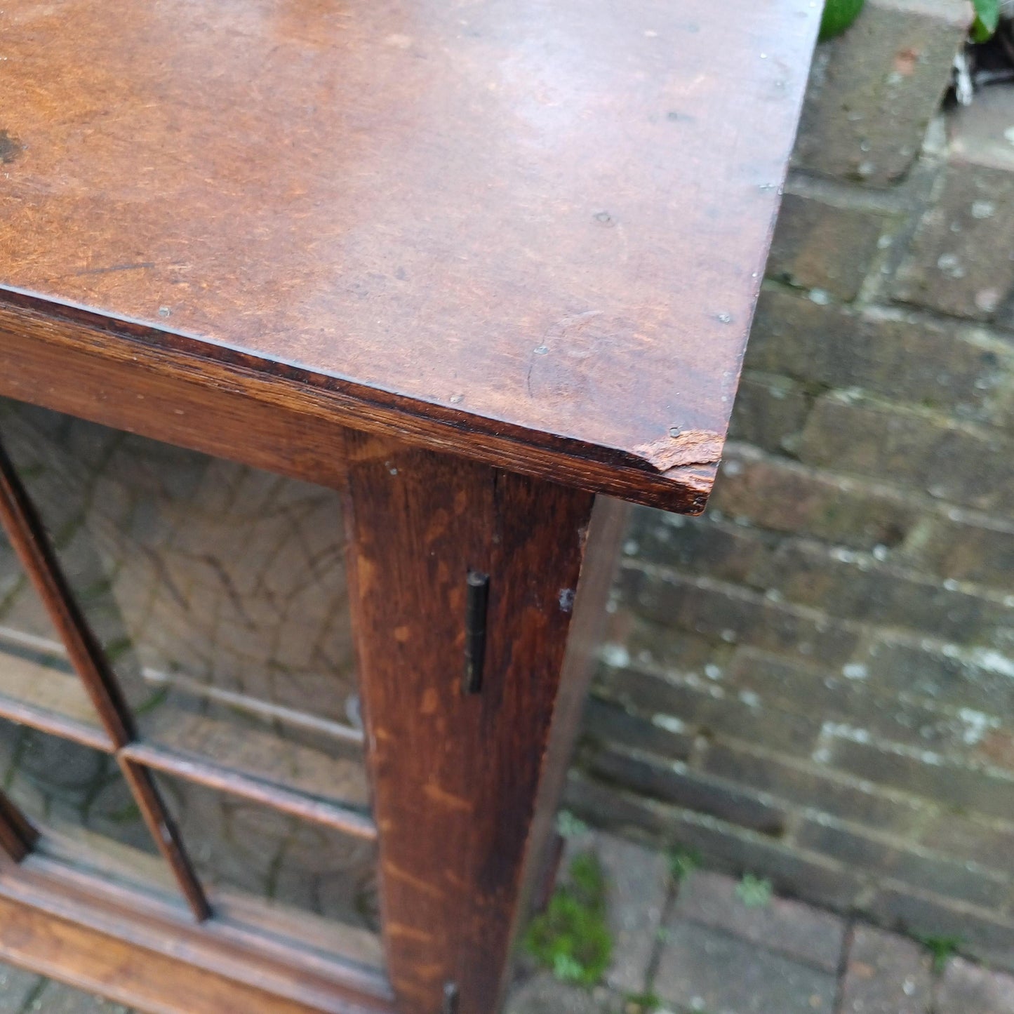 Beautiful Vintage Victorian Oak Glazed Cupboard with Curved Glass. FREE HAND Delivery.