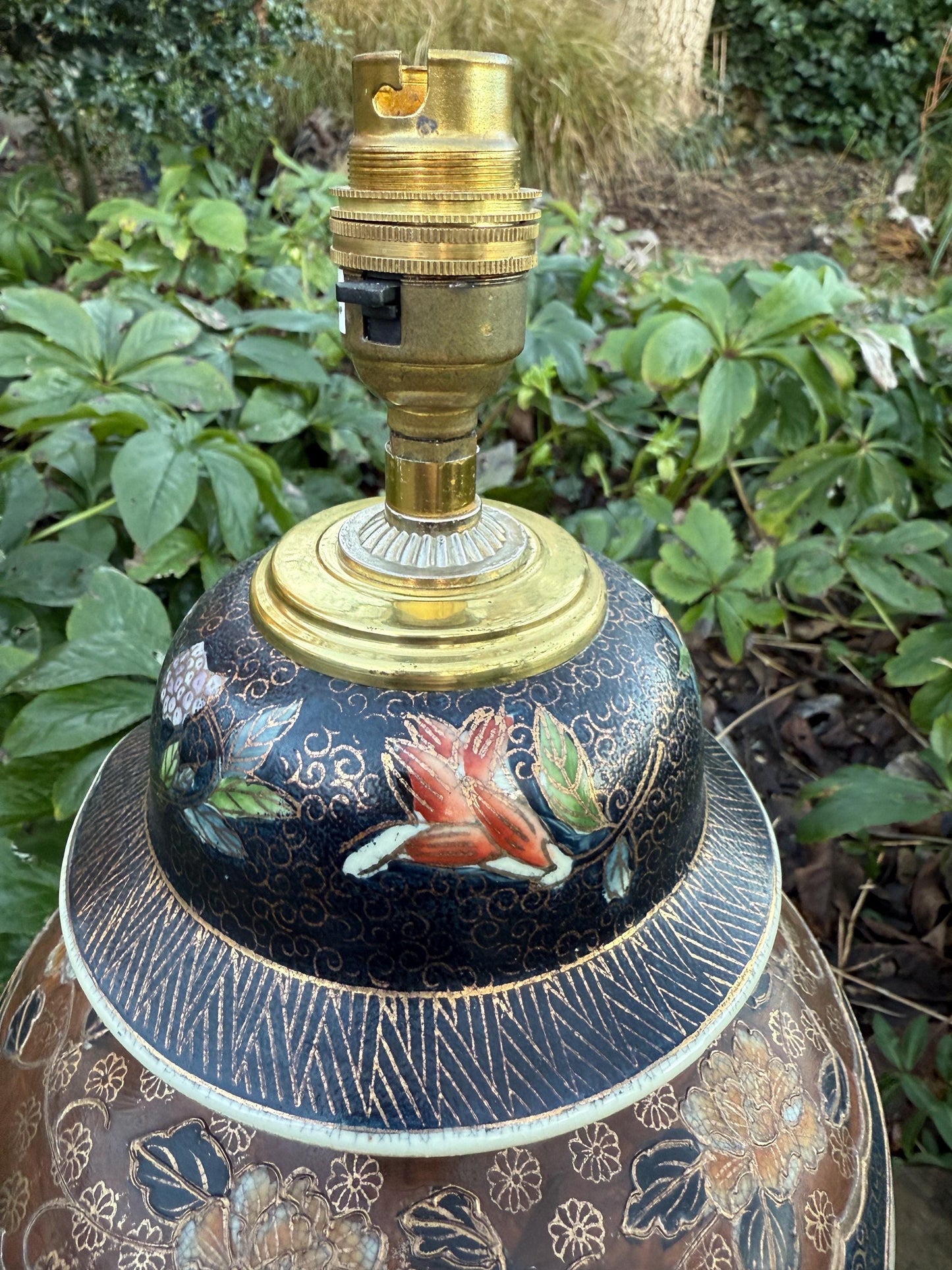 Large Oriental Ginger Jar style Vintage Table Lamp with painted birds, creatures and florals - working condition