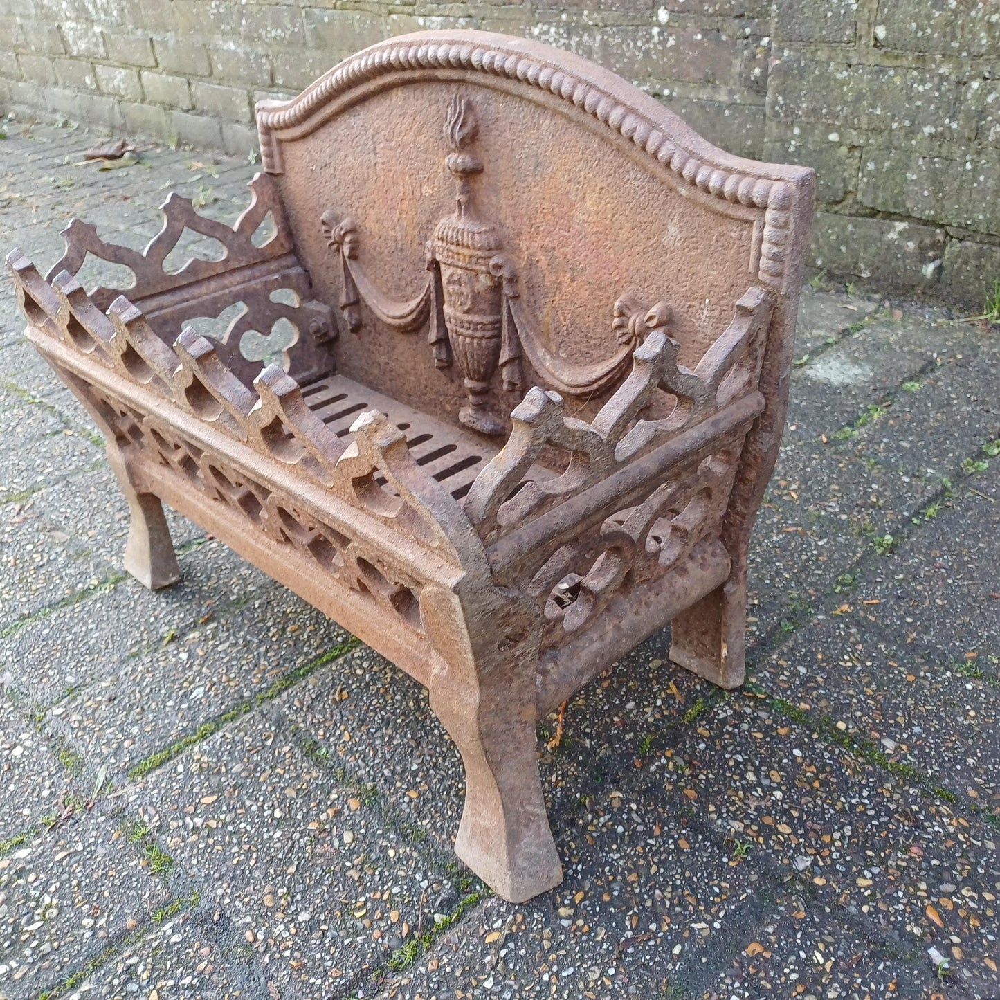 Heavy Iron Vintage Victorian Fireplace Basket Hearth Grate Classical Ornate Decoration
