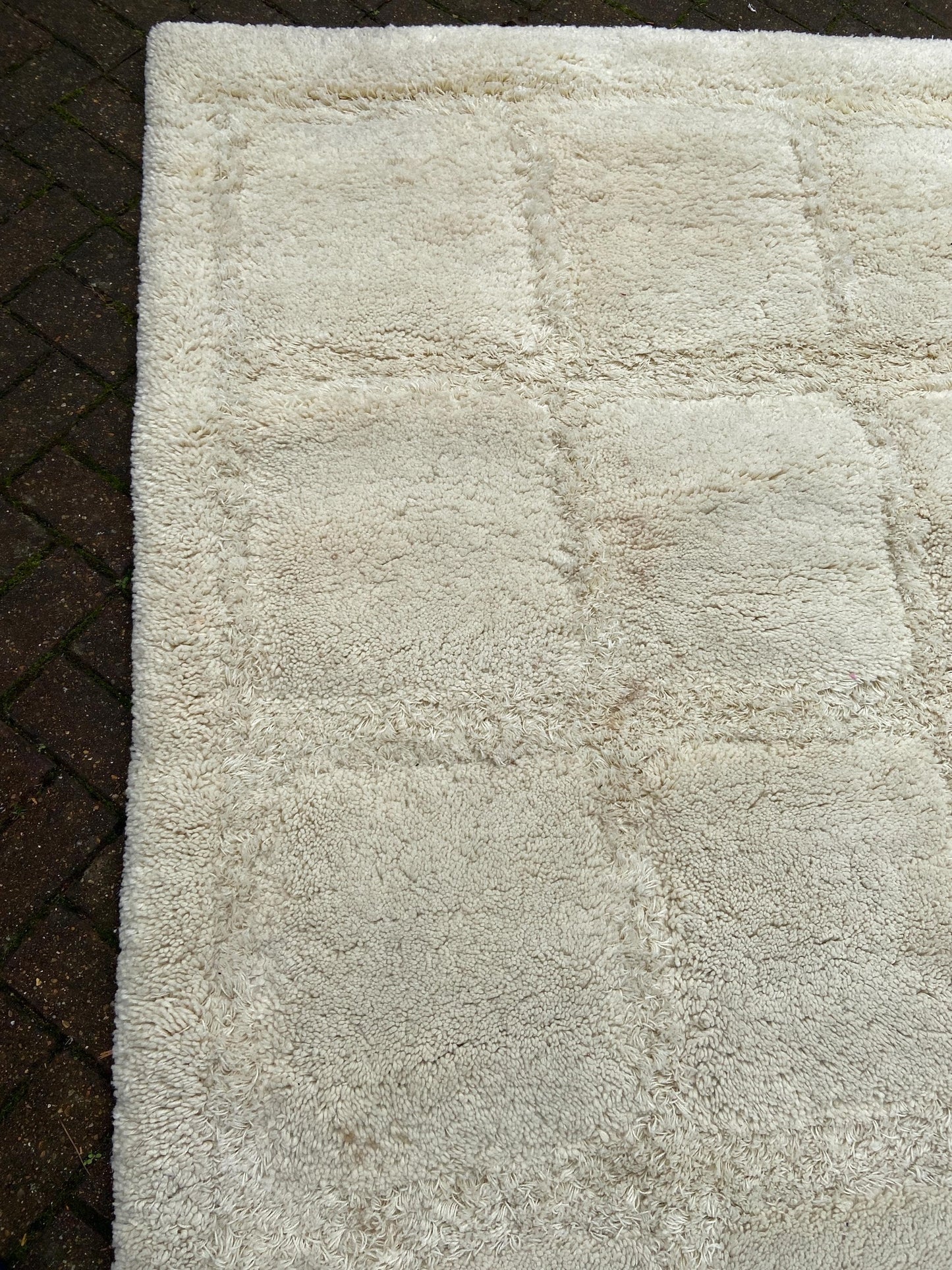 Large vintage shaggy cream rug with contrasting square detail - likely 1980s. Good size 234cm x 158cm