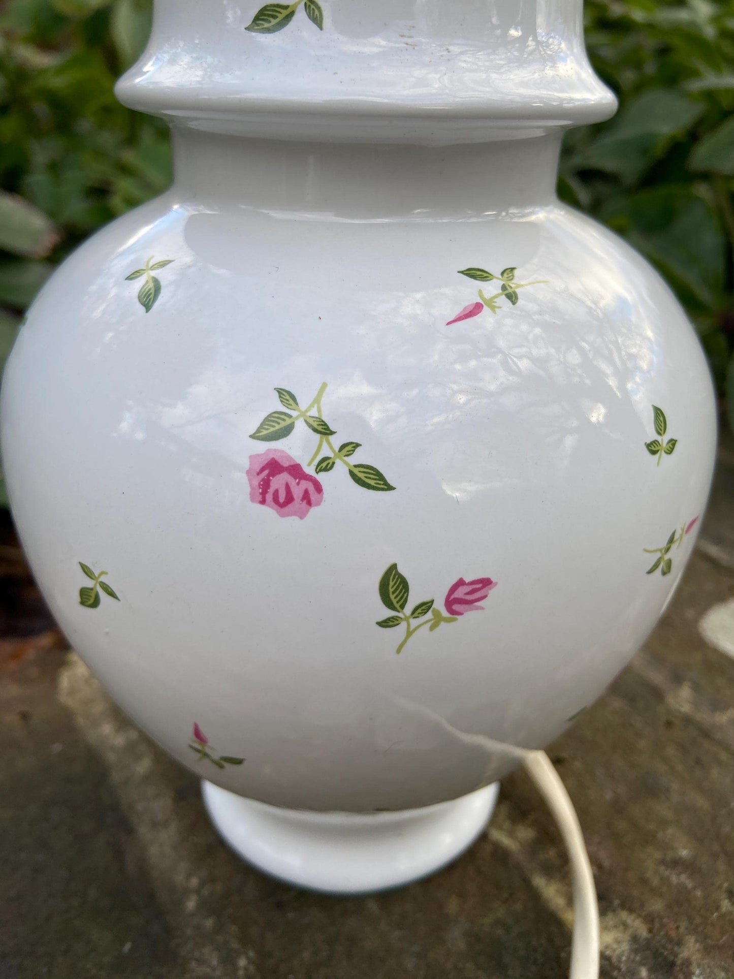 St Michael's pretty vintage ceramic ginger jar style table lamp - working condition