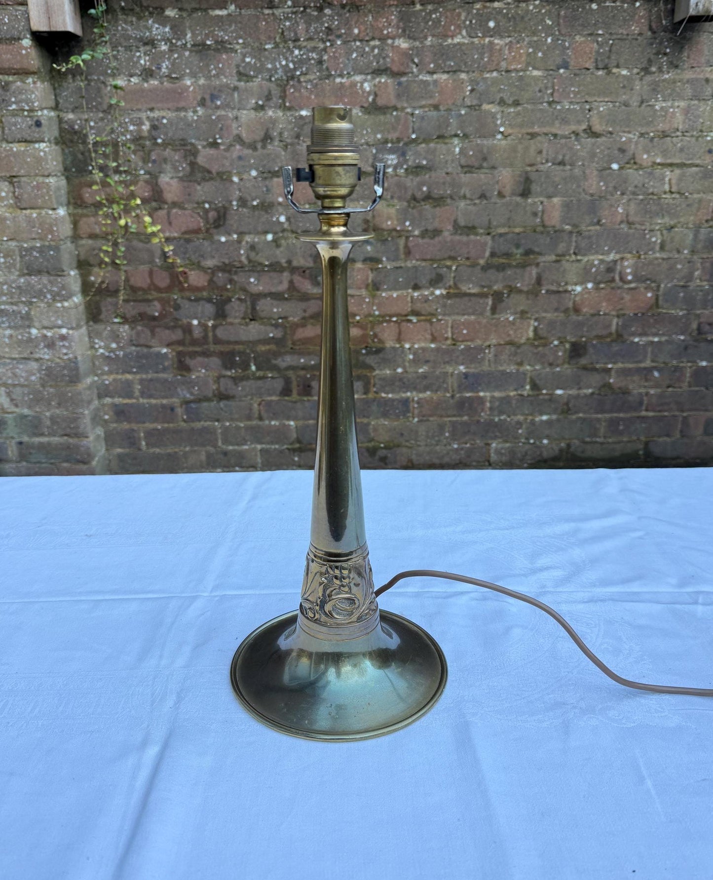 metal vintage table lamp with art nouveau design. working order. 49cm tall