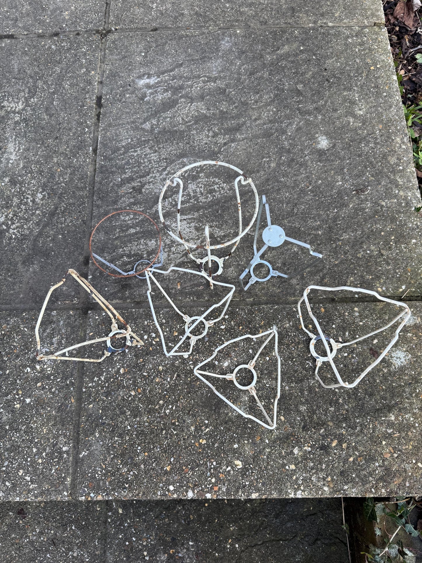 Collection of six vintage lamp shade holders - varying sizes, medium shades and lamp bases