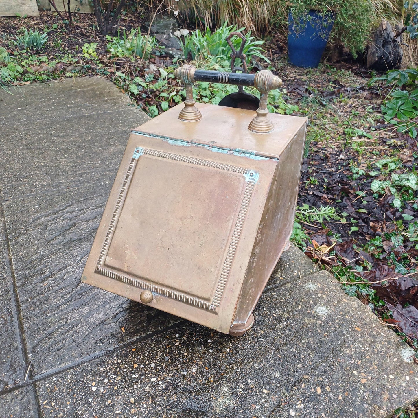 Vintage Late Victorisn Brass Coal Box Scuttle with Intact Liner and Shovel