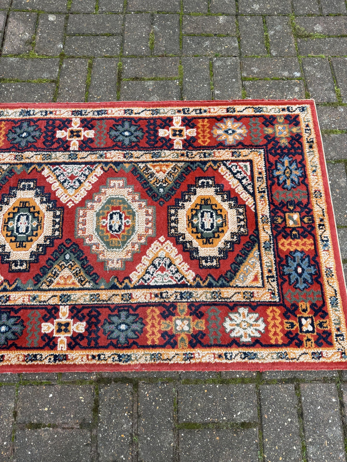 Vibrant retro wool rug with geometric Aztec like pattern - 80cm x 150cm