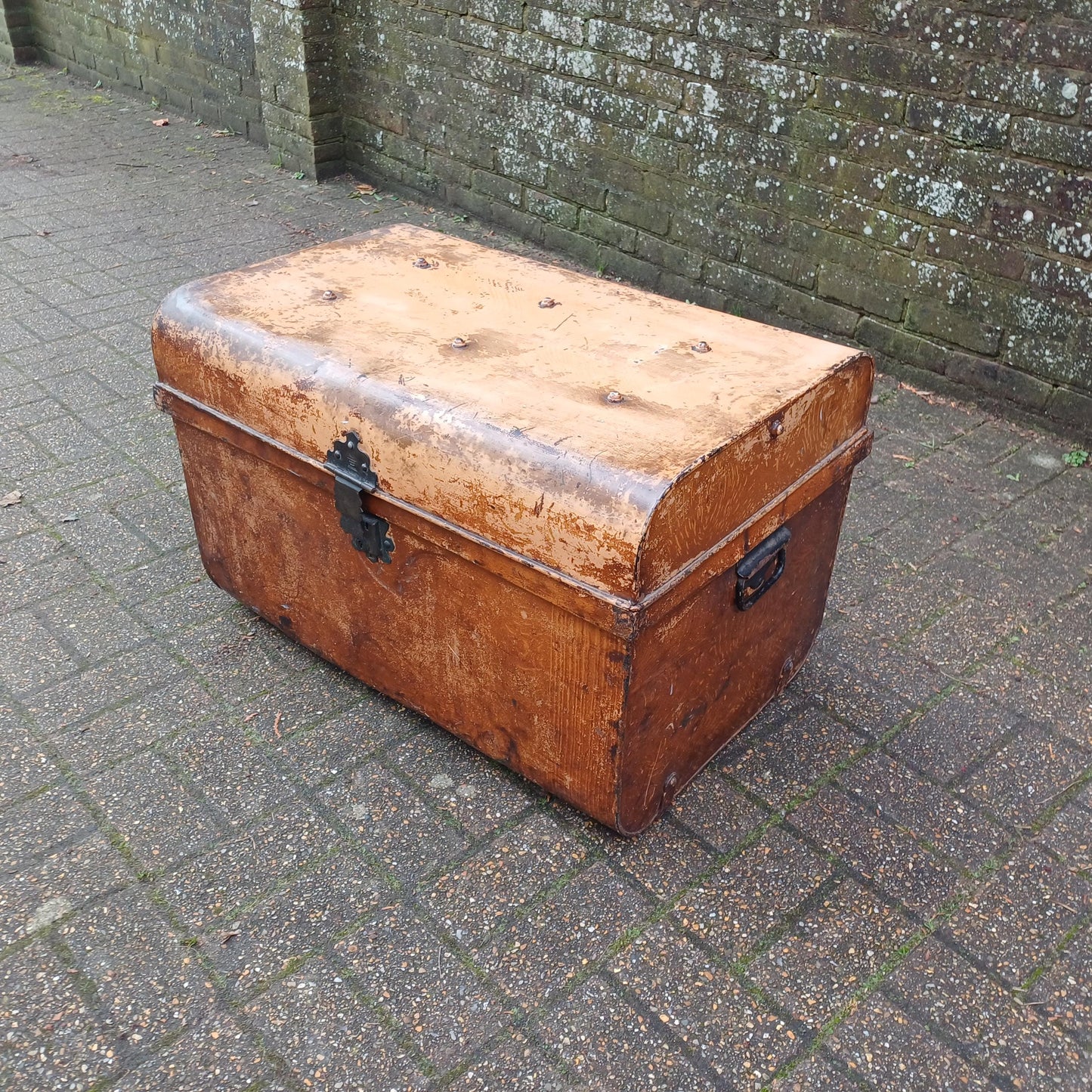 A Particularly Large Classic Victorian Travel Trunk Large Tin Storage Chest Rustic Shabby Chic Coffee Table FREE HAND Delivery