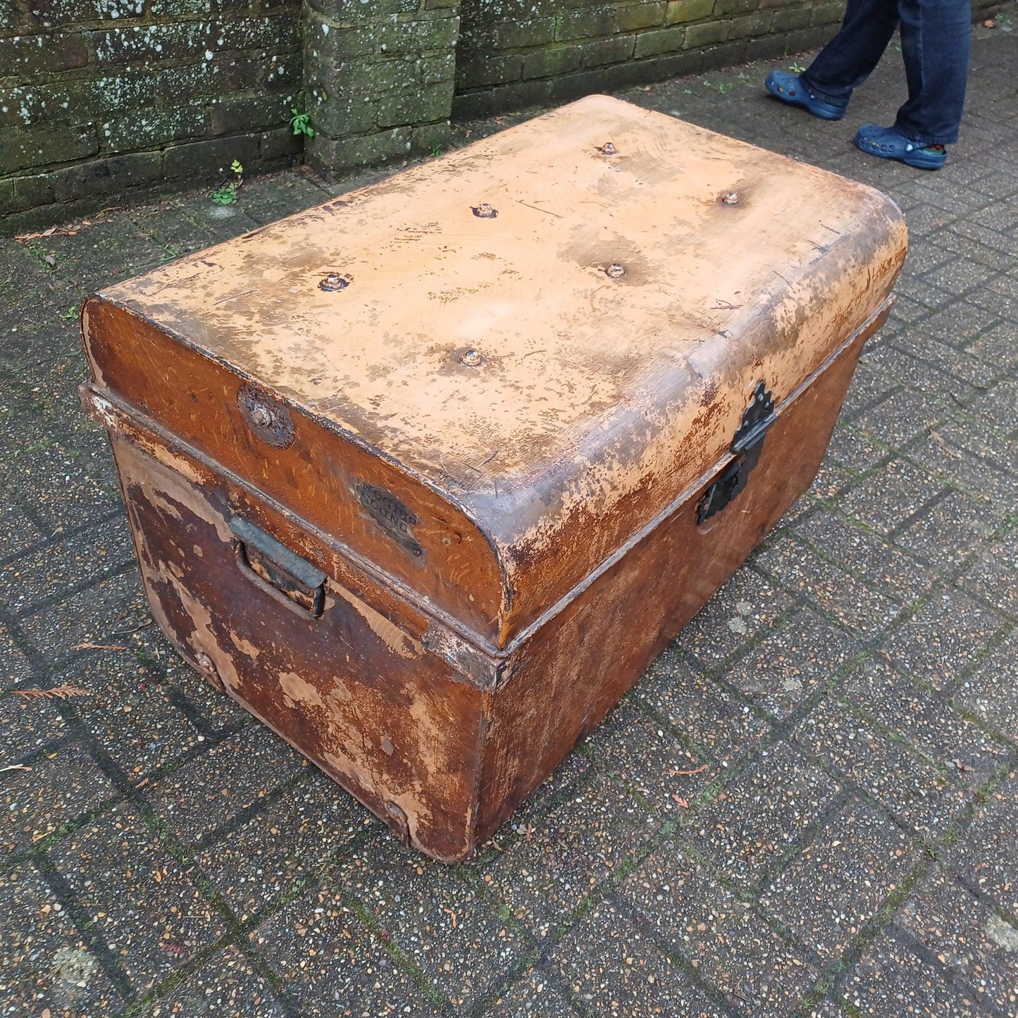 A Particularly Large Classic Victorian Travel Trunk Large Tin Storage Chest Rustic Shabby Chic Coffee Table FREE HAND Delivery