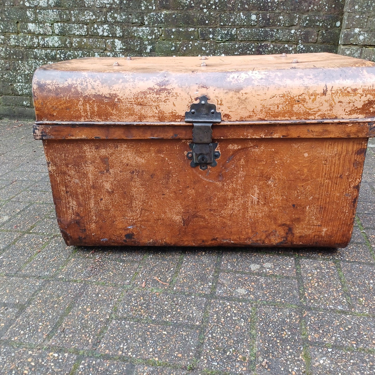 A Particularly Large Classic Victorian Travel Trunk Large Tin Storage Chest Rustic Shabby Chic Coffee Table FREE HAND Delivery