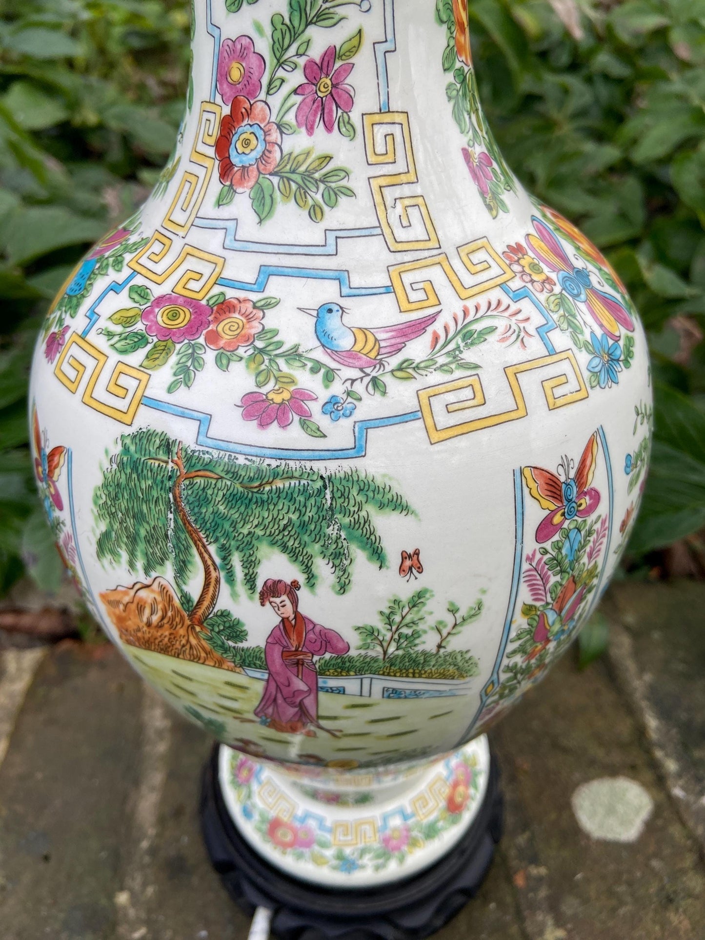 Large authentic vintage Oriental Vase style Table Lamp patterned - working condition 43cm tall