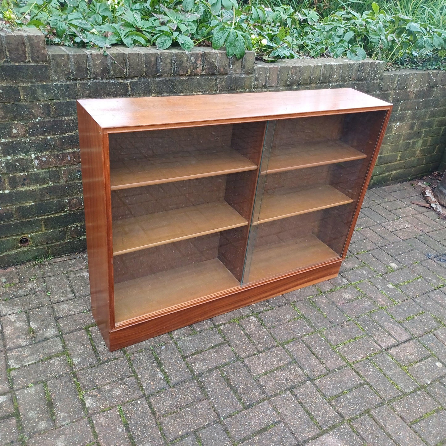 Classic Solid Wood Mid Century Retro Glazed Display Bookcase with Thick Glass Doors FREE HAND Delivery.