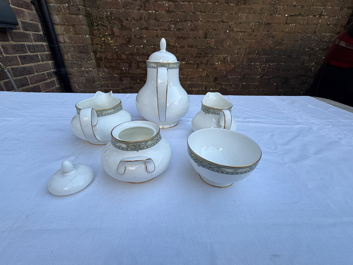 Royal Doulton Isabella Part Dinner Service - vintage - 37 pieces incl 8 dinner plates, 8 cups saucers, 6 side plates, tea pot, jugs & bowls