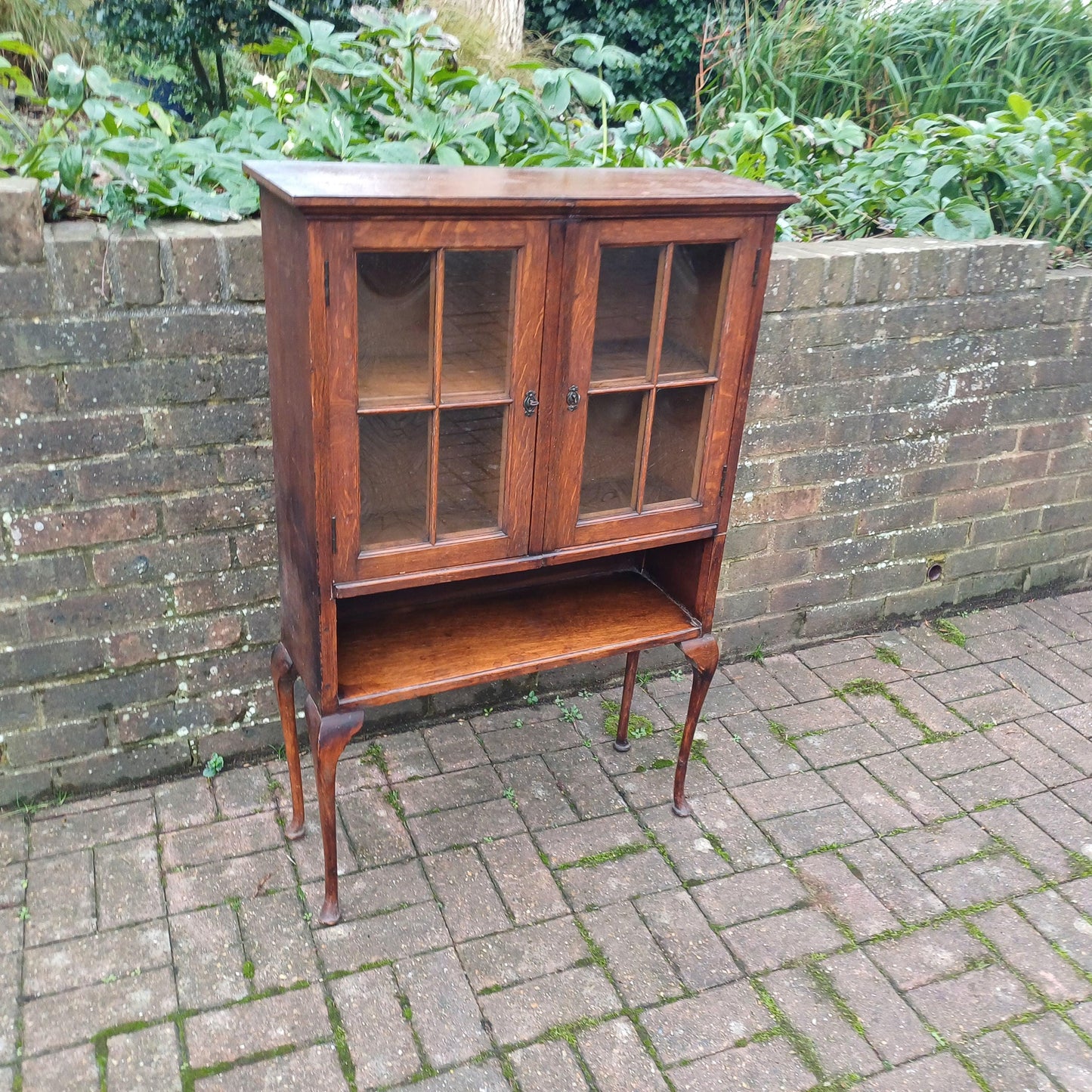 Beautiful Vintage Victorian Oak Glazed Cupboard with Curved Glass. FREE HAND Delivery.