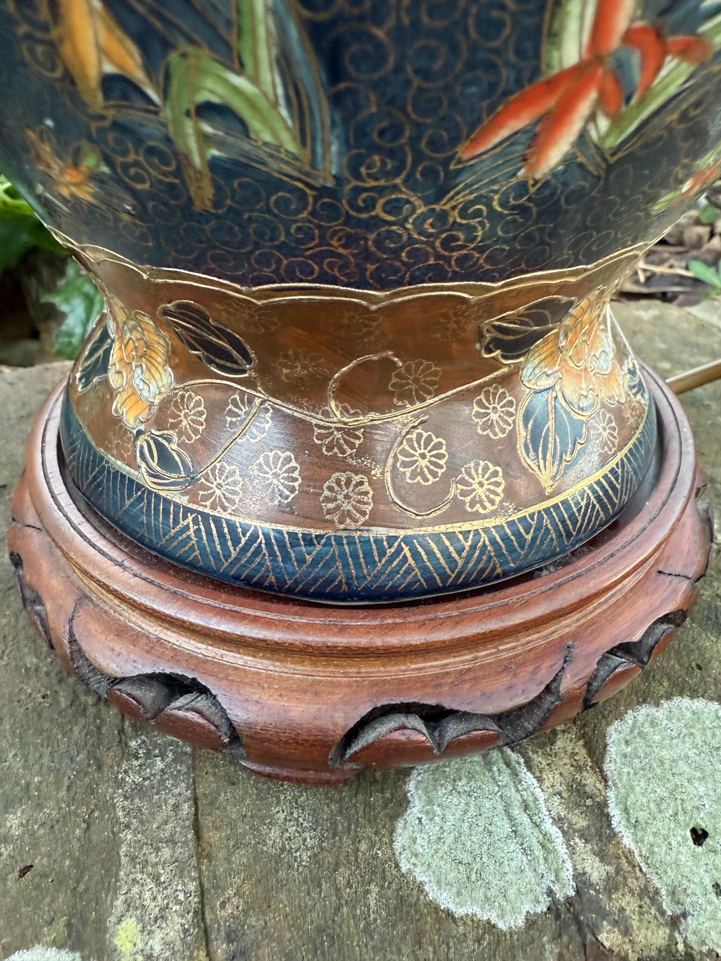 Large Oriental Ginger Jar style Vintage Table Lamp with painted birds, creatures and florals - working condition