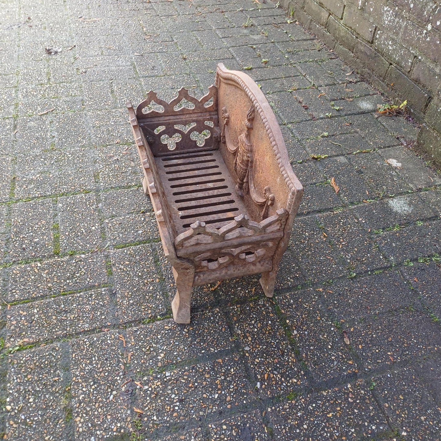 Heavy Iron Vintage Victorian Fireplace Basket Hearth Grate Classical Ornate Decoration