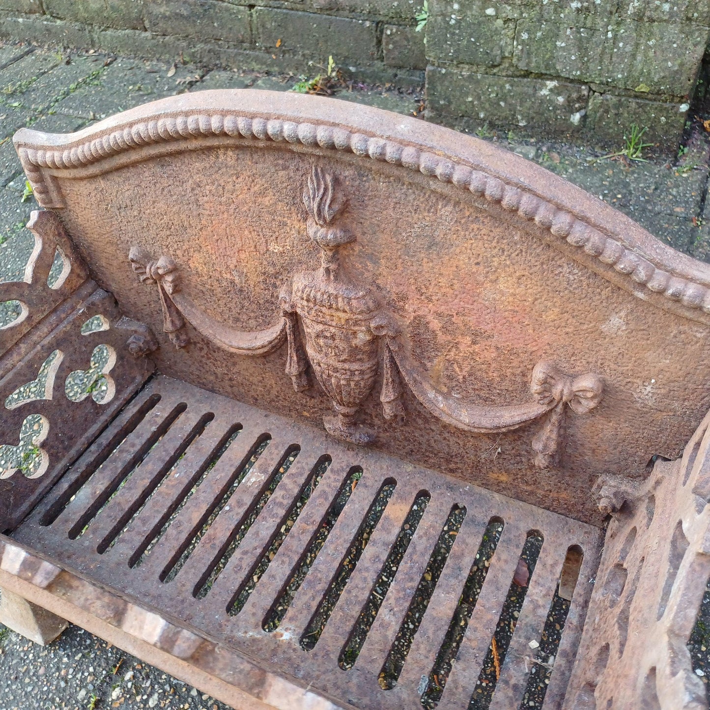 Heavy Iron Vintage Victorian Fireplace Basket Hearth Grate Classical Ornate Decoration