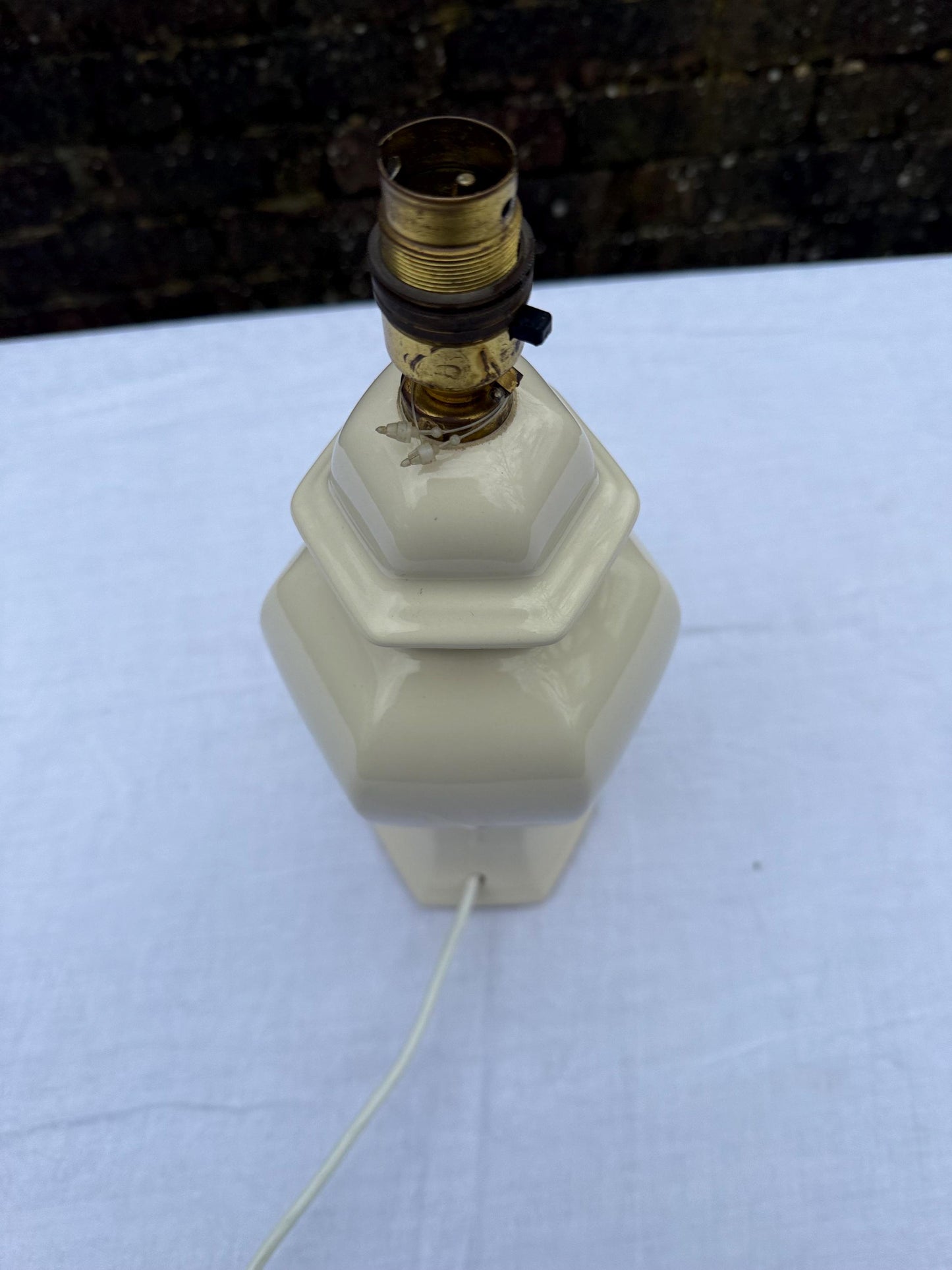 Vintage retro Ceramic Ginger Jar Cream Ceramic Table Lamp - PAT tested, working