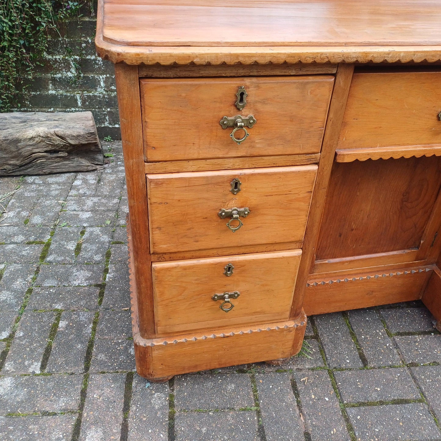 Superb Vintage Victorian Stripped Pine Sideboard or Chest of Drawers FREE HAND Delivery
