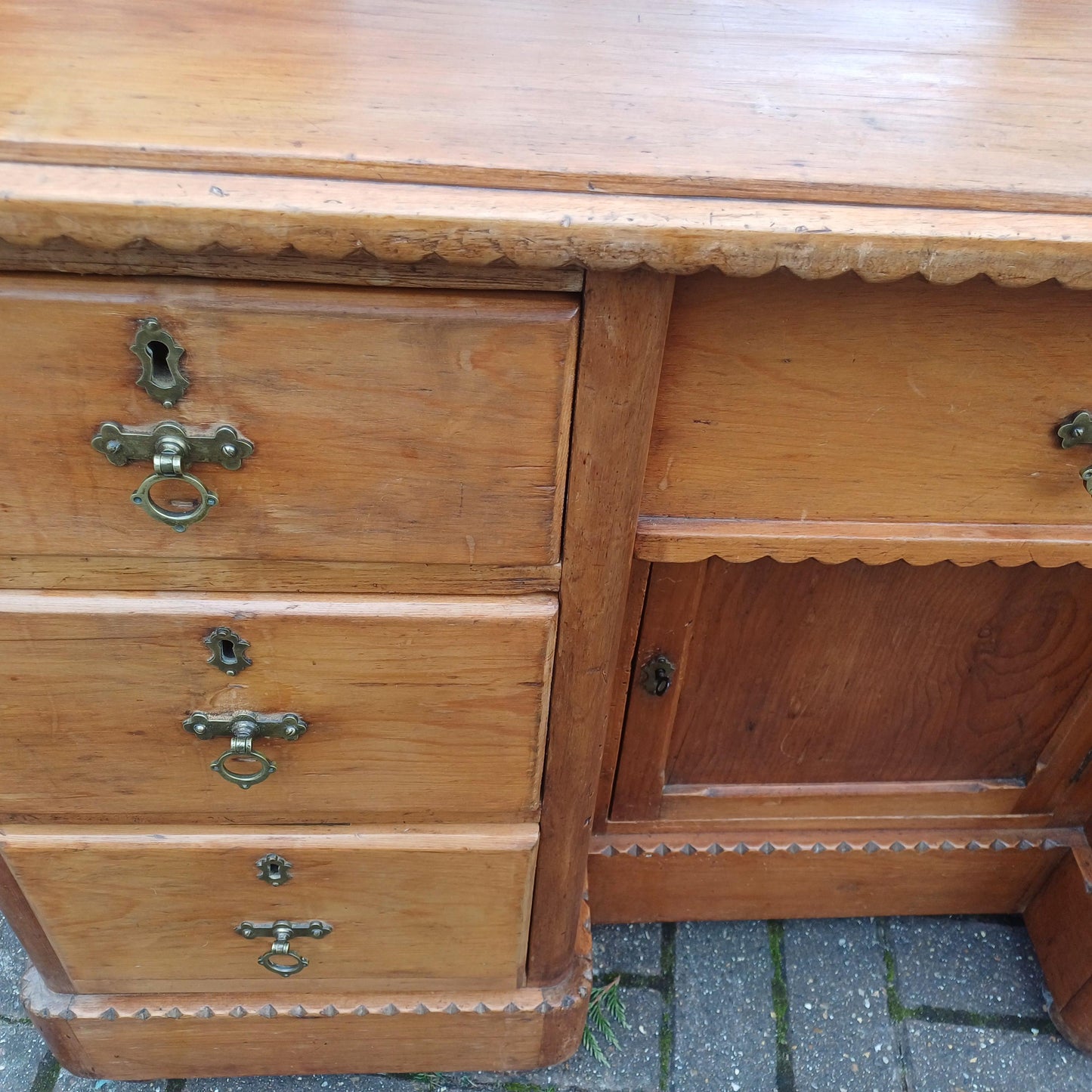 Superb Vintage Victorian Stripped Pine Sideboard or Chest of Drawers FREE HAND Delivery
