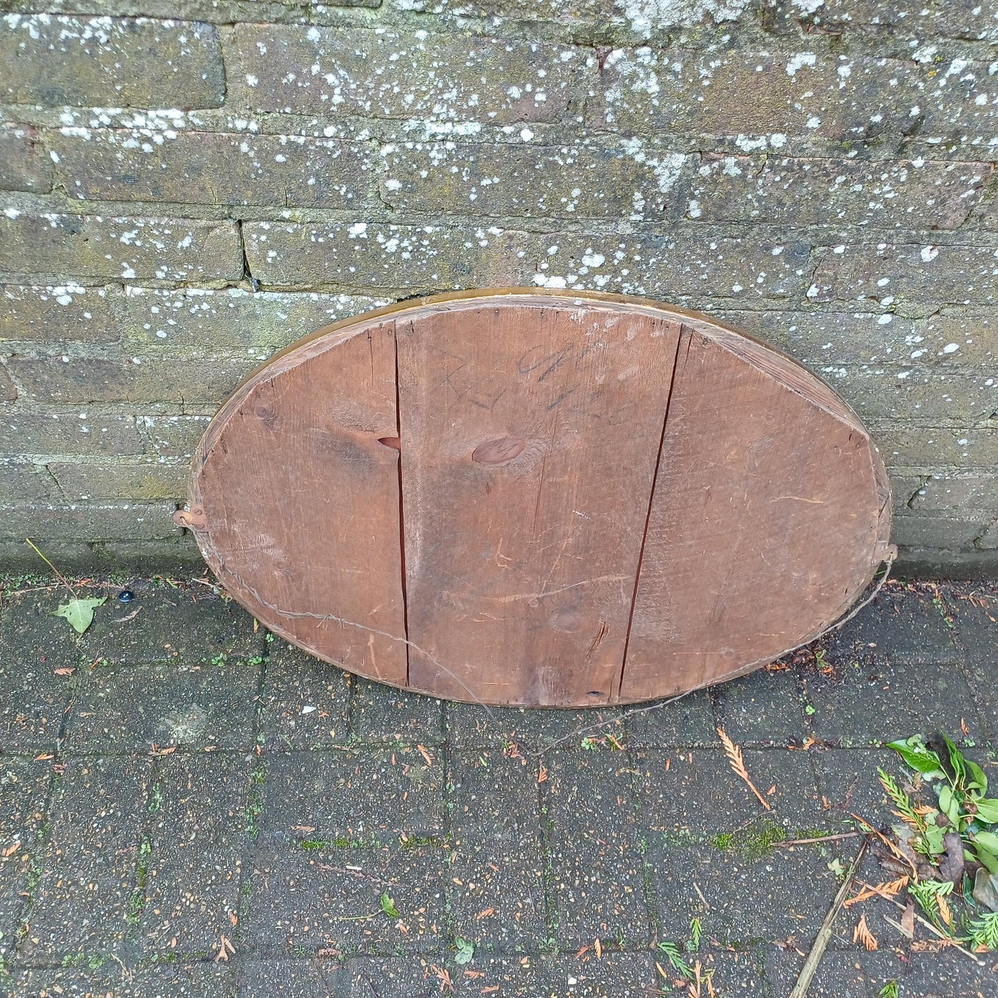 Pretty and Large Victorian Gold Gold Oval Decorative Wall Mirror