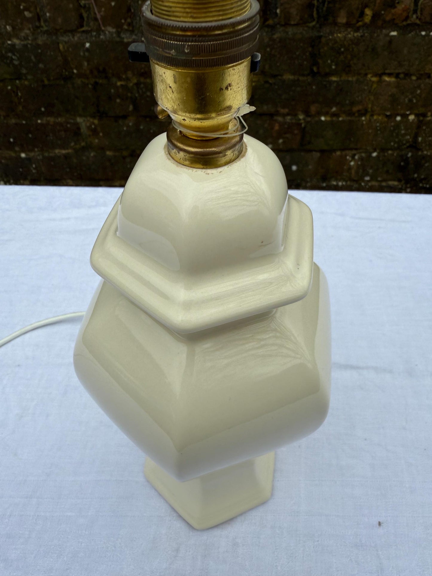 Vintage retro Ceramic Ginger Jar Cream Ceramic Table Lamp - PAT tested, working
