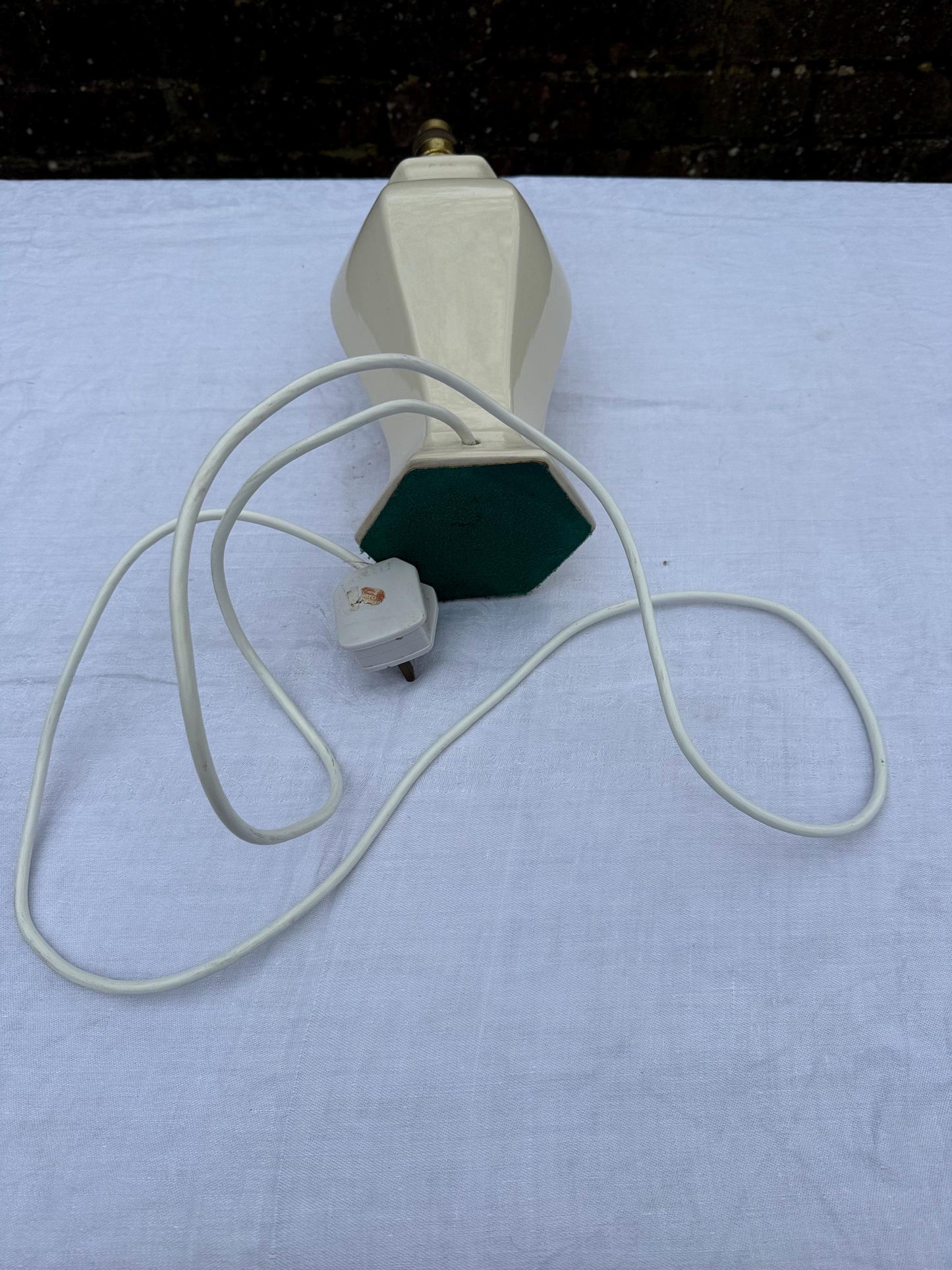 Vintage retro Ceramic Ginger Jar Cream Ceramic Table Lamp - PAT tested, working