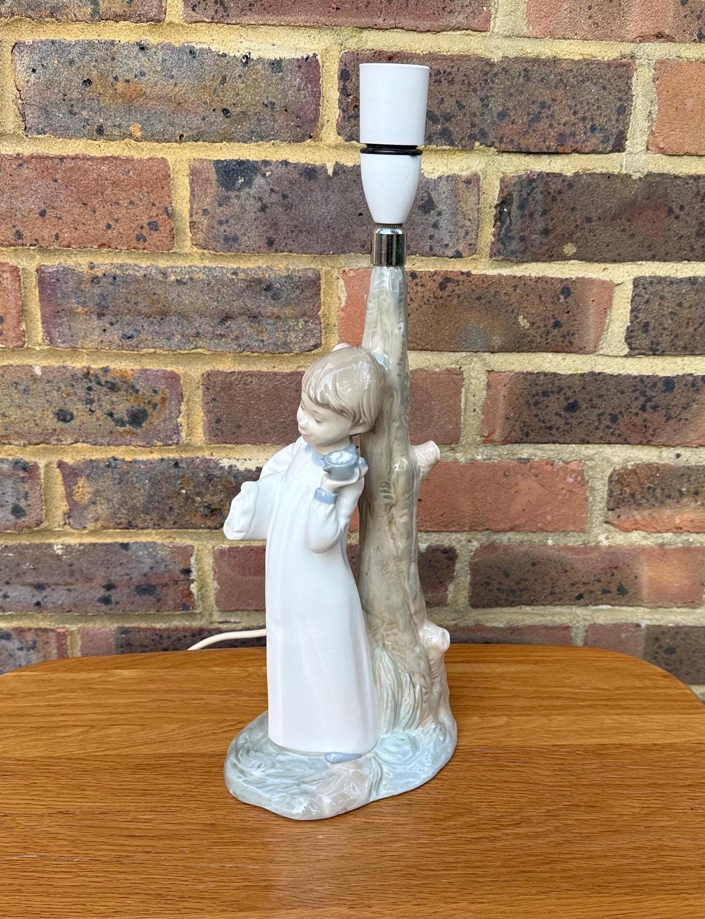 Lladro Zaphir Porcelain Vintage Retro Table Lamp of bedtime child. Going to Bed. Perfect for bedroom, nursery, childs room. Working and tested.
