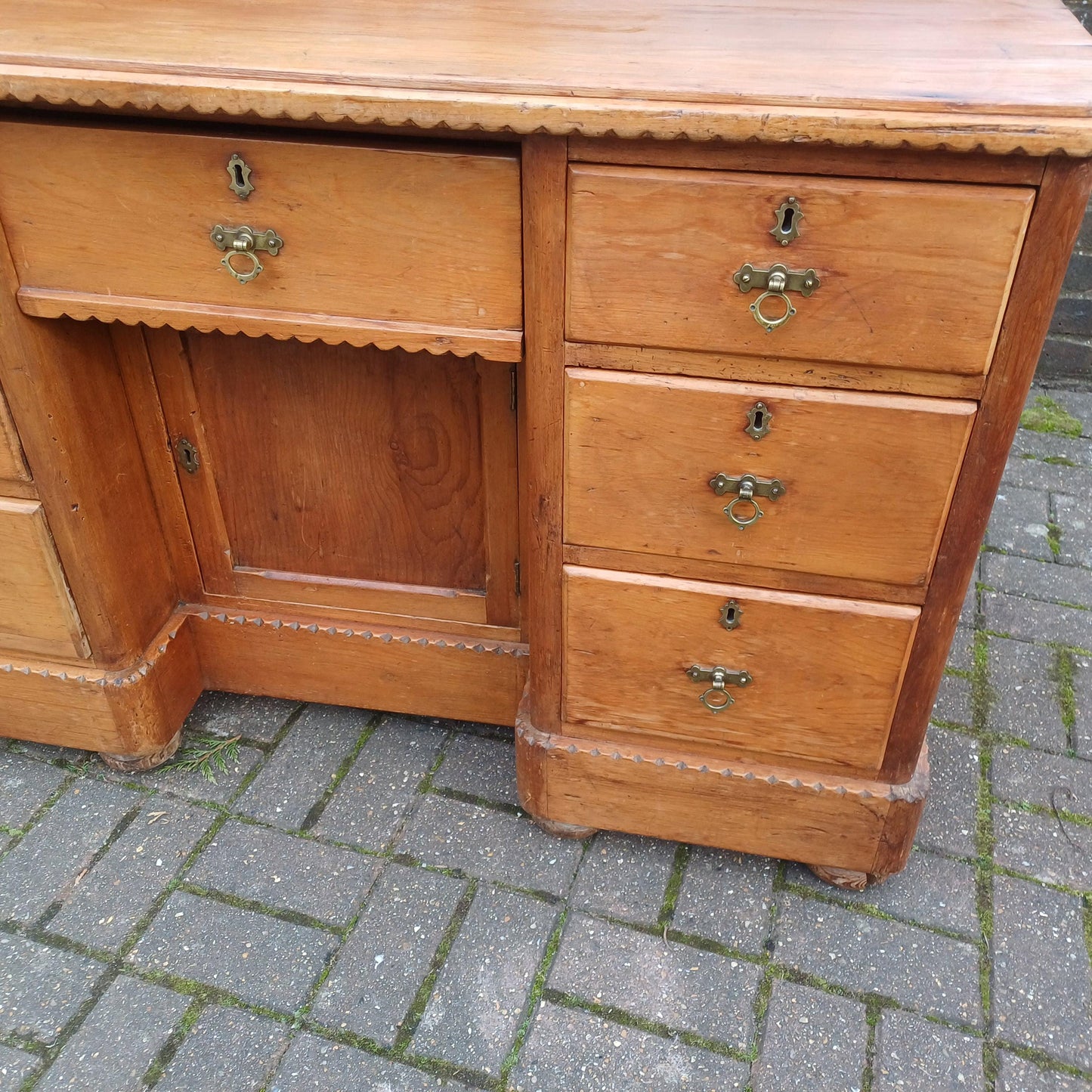 Superb Vintage Victorian Stripped Pine Sideboard or Chest of Drawers FREE HAND Delivery