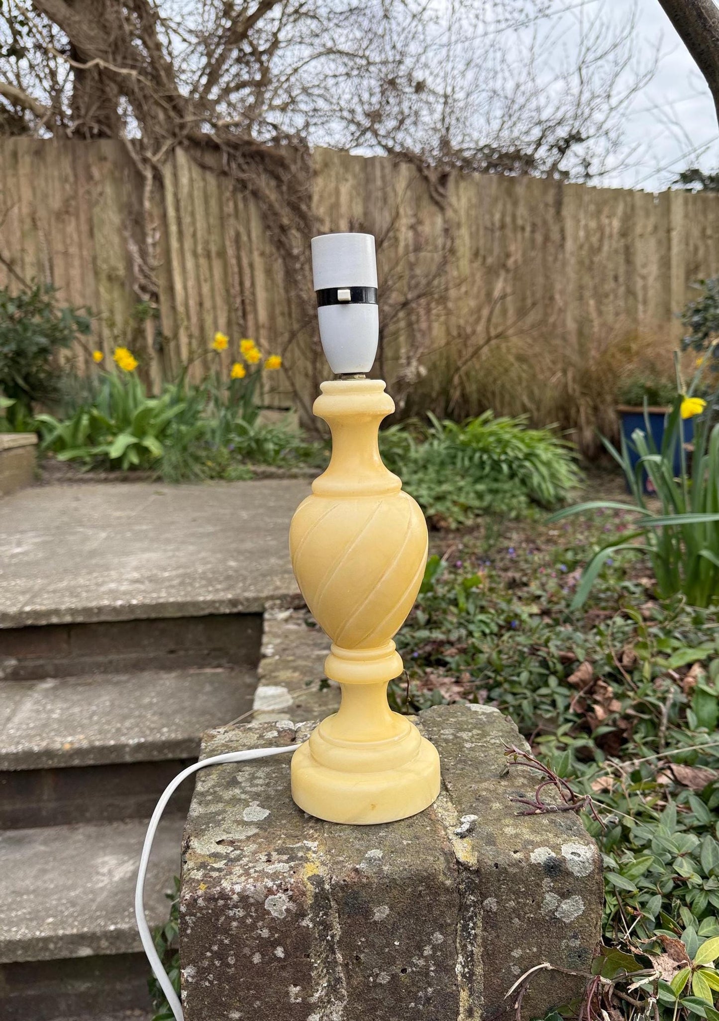 alabaster table lamp made in Italy for Debenhams. likely 1970s or 80s. working and PAT tested. VGC.