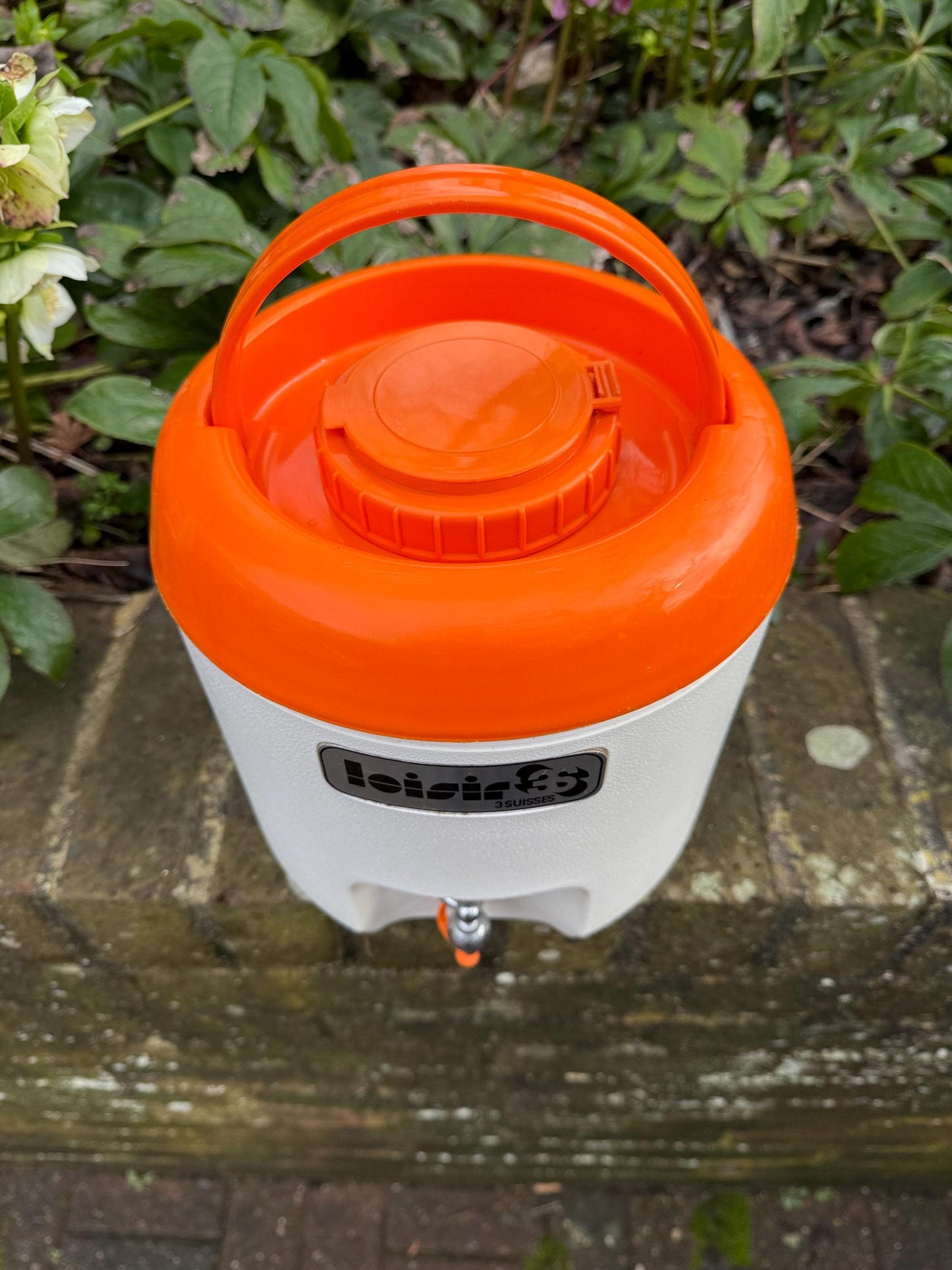 Original vintage drinks cooler - Loisir 3 Suisses retro vintage 1970s cooler with original 6 cups. Excellent working condition