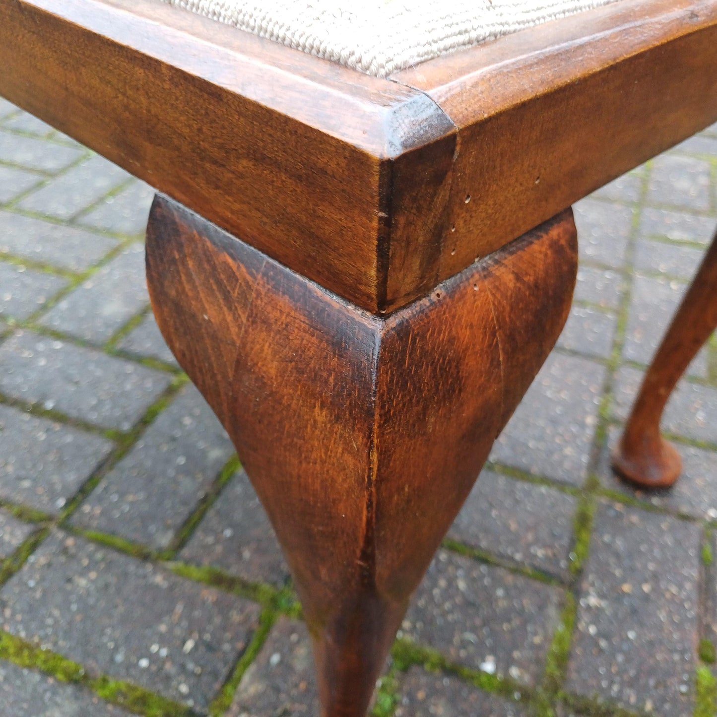 Vintage Chippendale Revival Wooden Stool with Cabriole Legs, Needlepoint Seat, Tapestry Mahogany Frame - excellent stool mid-Century replica
