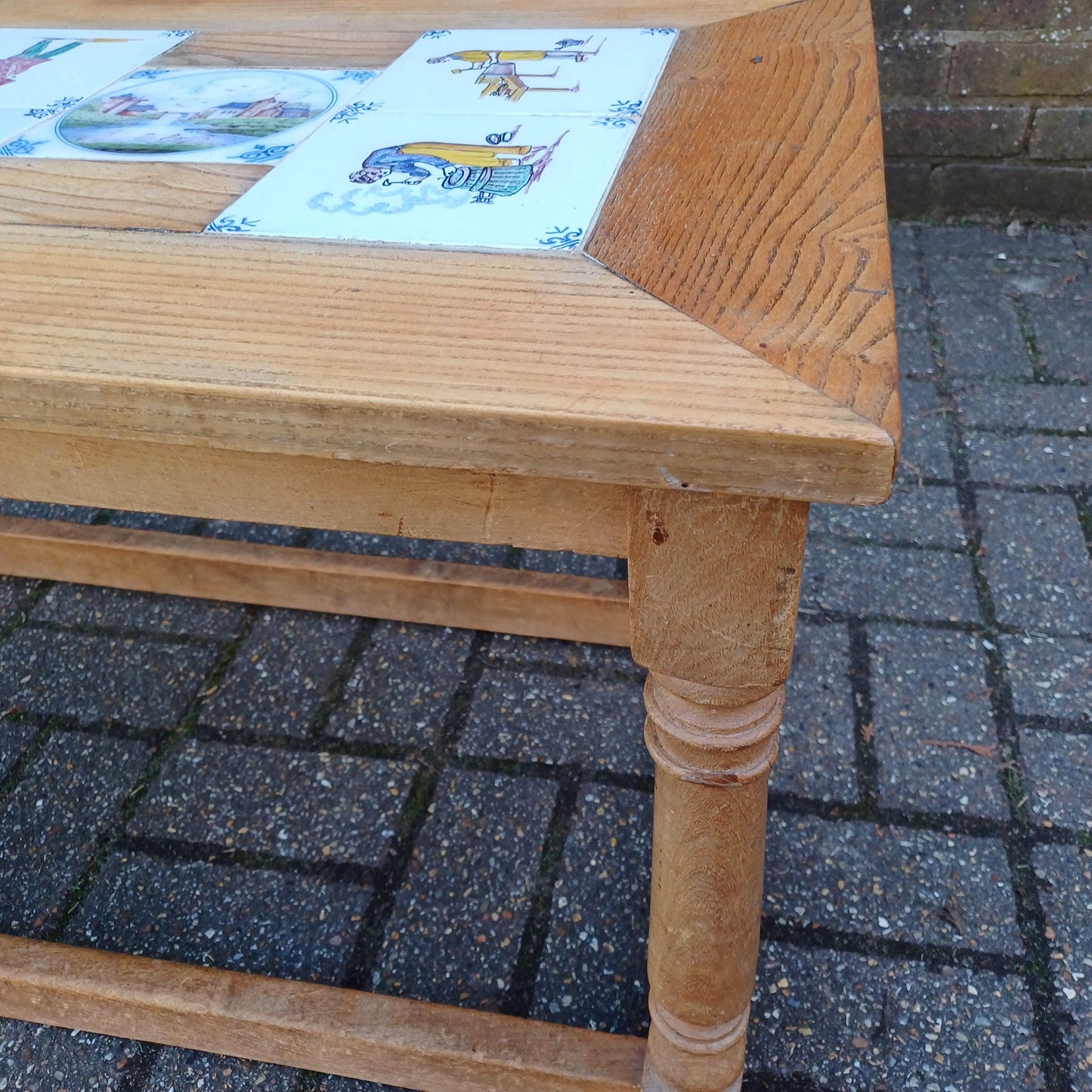 Vintage Rustic Elm Coffee Table with Folk-Inspired Tiled Top – 1970s/80s