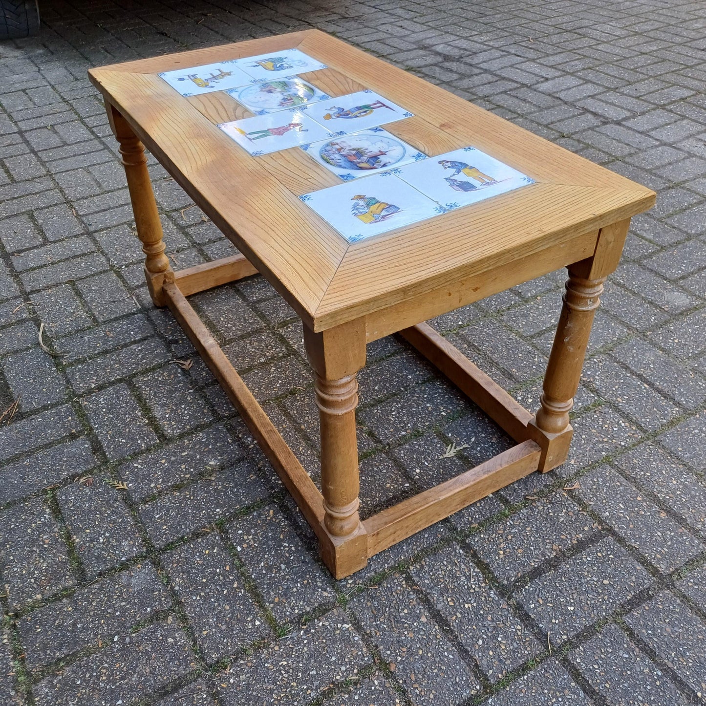 Vintage Rustic Elm Coffee Table with Folk-Inspired Tiled Top – 1970s/80s