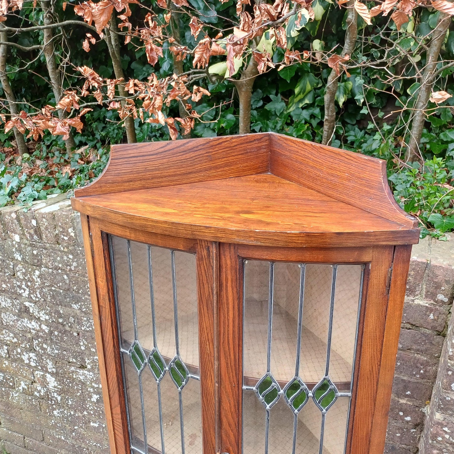 Thin Vintage Antique Pretty & Practical 1920s Oak Corner Cupboard Leaded Light Doors FREE HAND Delivery