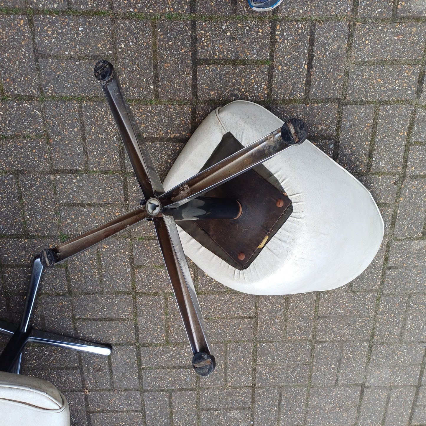 Set of 4 Vintage Retro Centa 70s Chrome Plastic and Vinyl Dining Chairs FREE HAMD Delivery